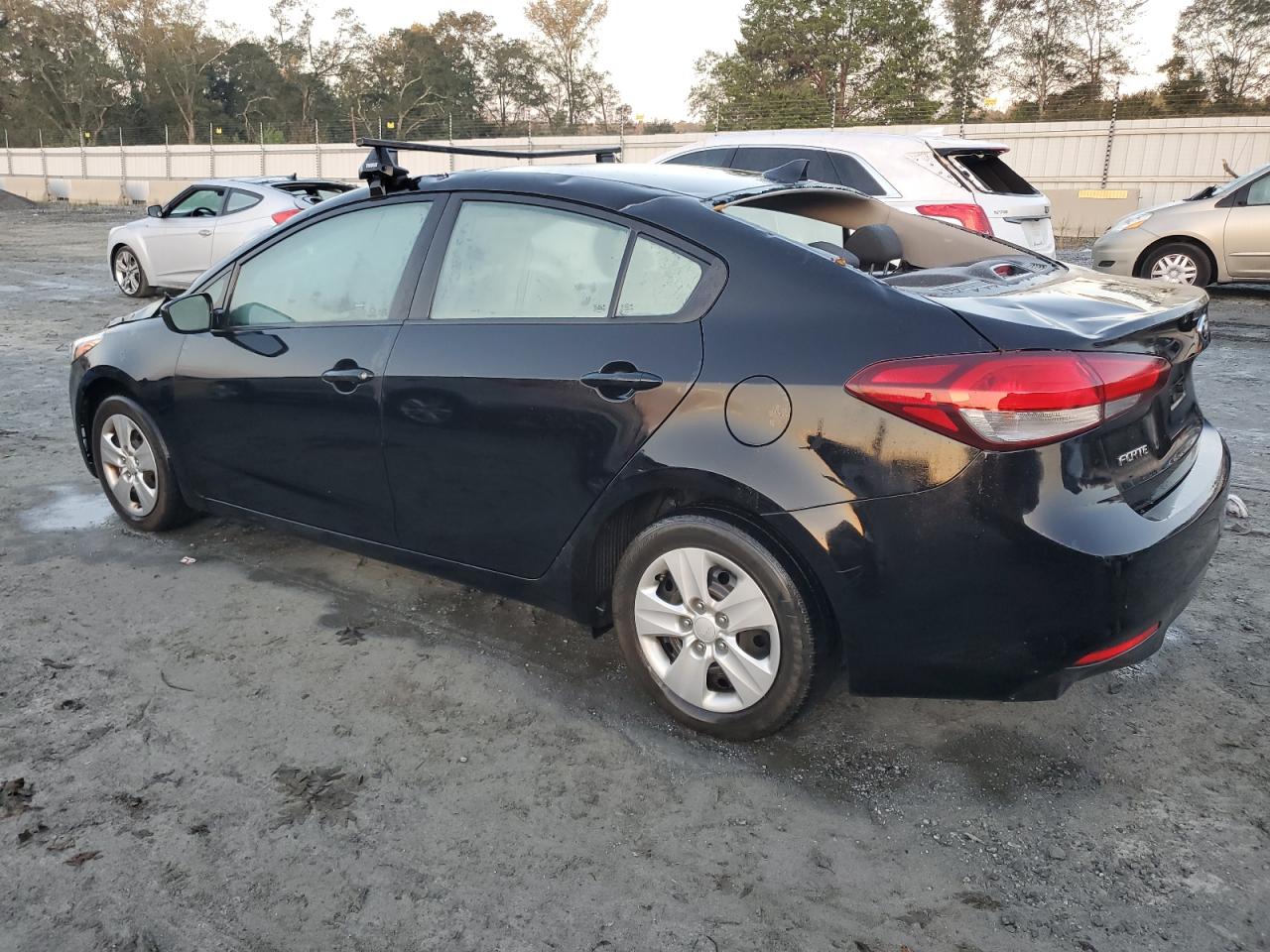 2018 Kia Forte - Image 2