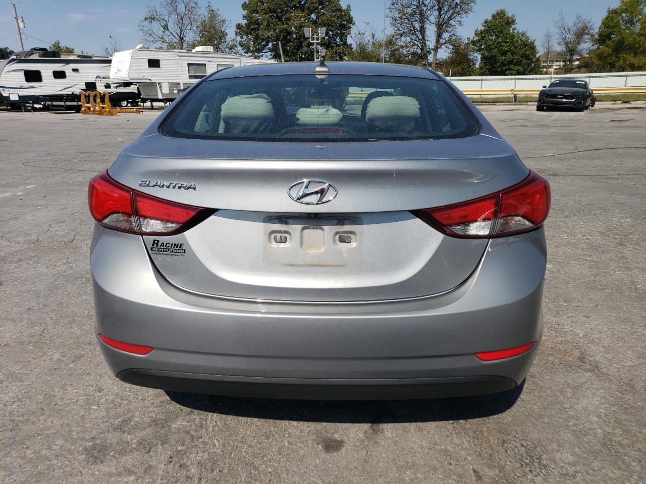 KMHDH4AE9GU557032 2016 Hyundai Elantra Se