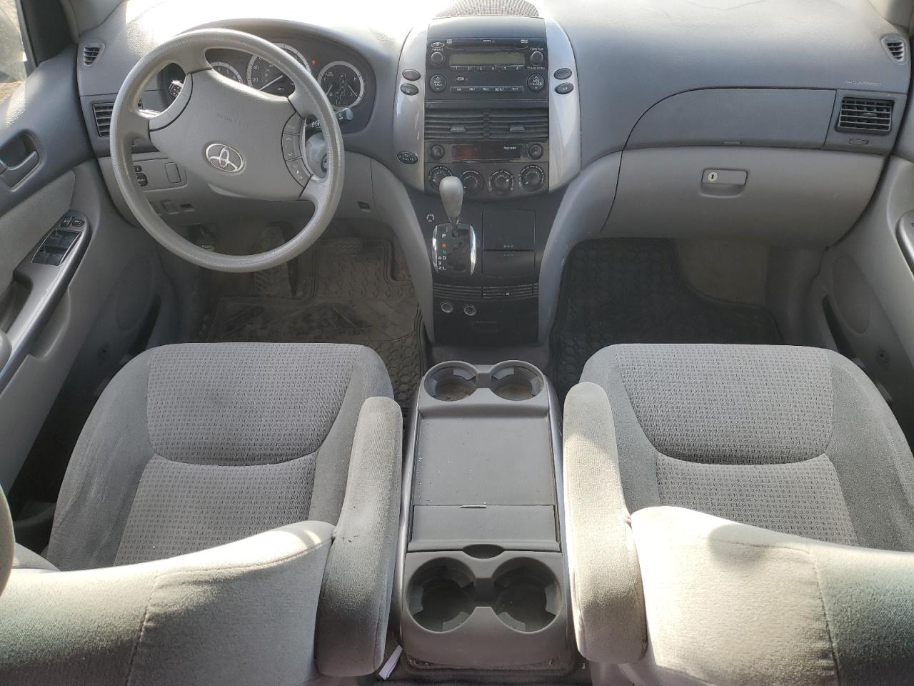 2008 Toyota Sienna - Image 8