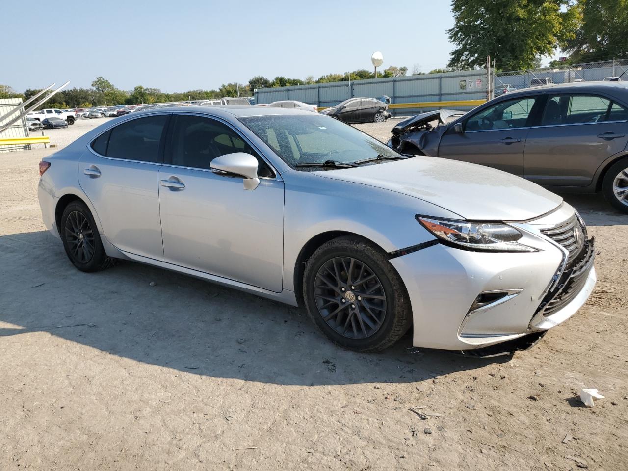 2018 Lexus ES - Image 4