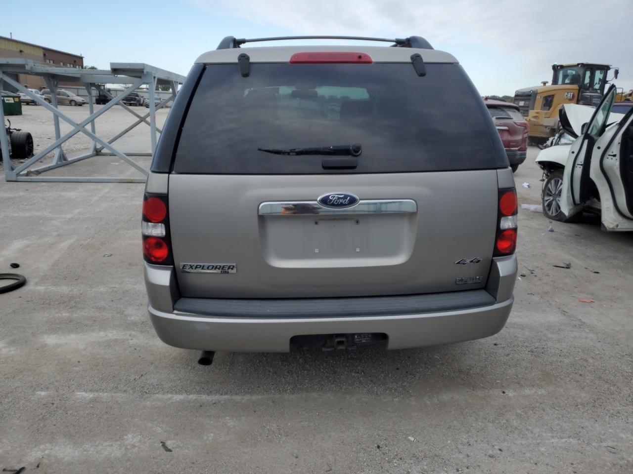 2008 Ford Explorer Xlt VIN: 1FMEU73E28UB05925 Lot: 75943204