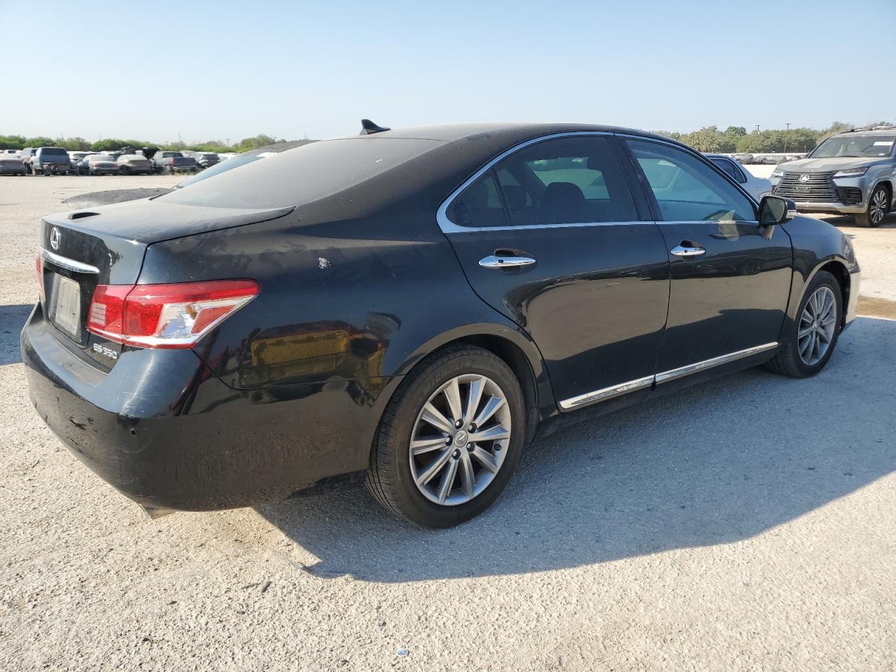 2011 Lexus ES - Image 3