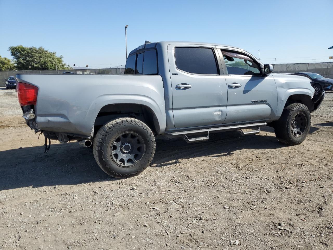 2019 Toyota Tacoma - Image 3
