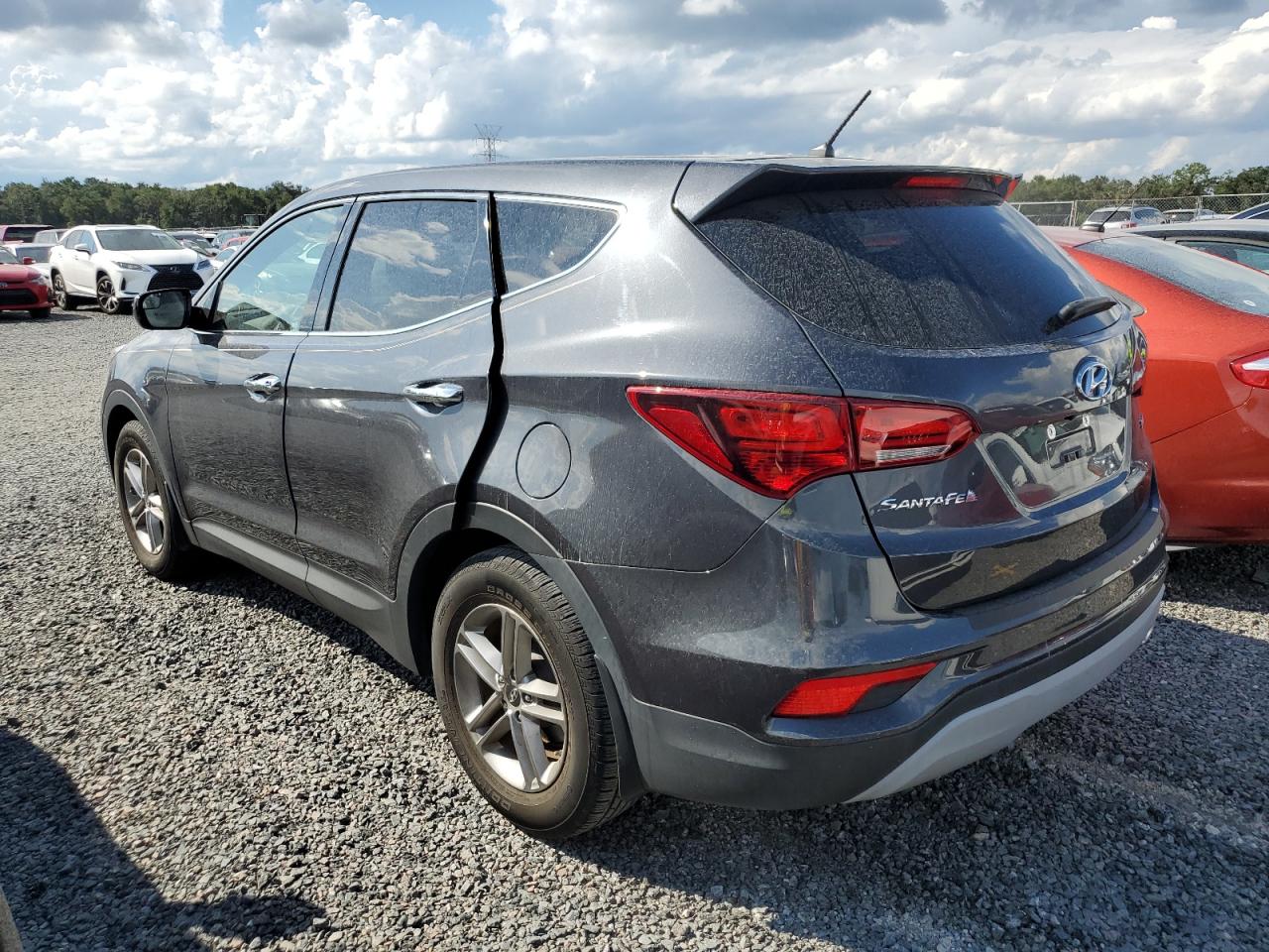 5XYZT3LB6JG545404 2018 HYUNDAI SANTA FE - Image 2