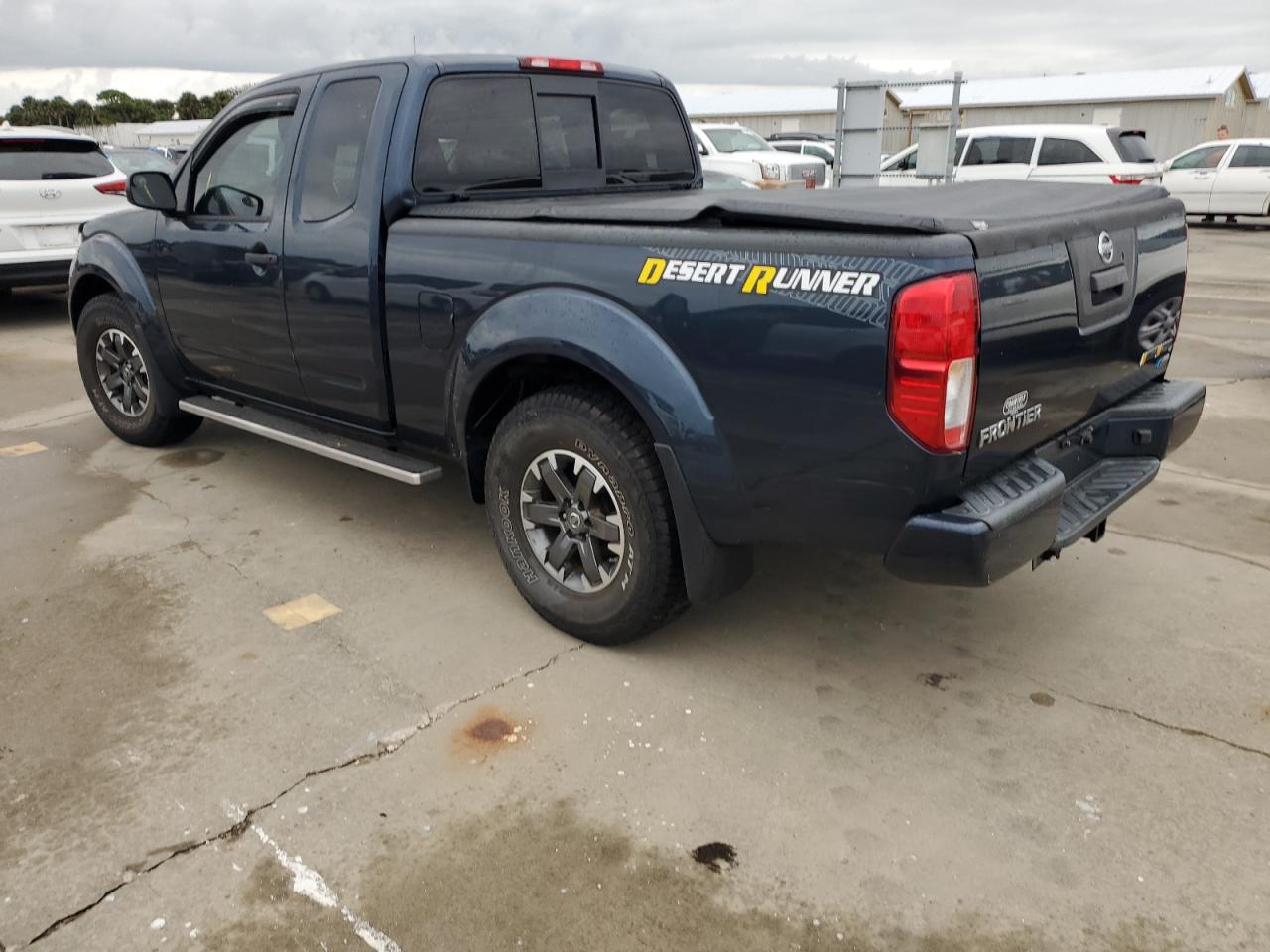 1N6DD0CU3JN740275 2018 NISSAN NAVARA - Image 2