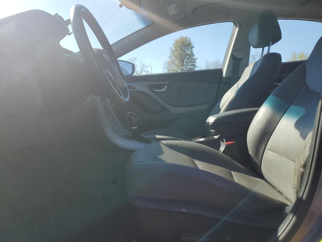 2016 Hyundai Elantra - Image 7