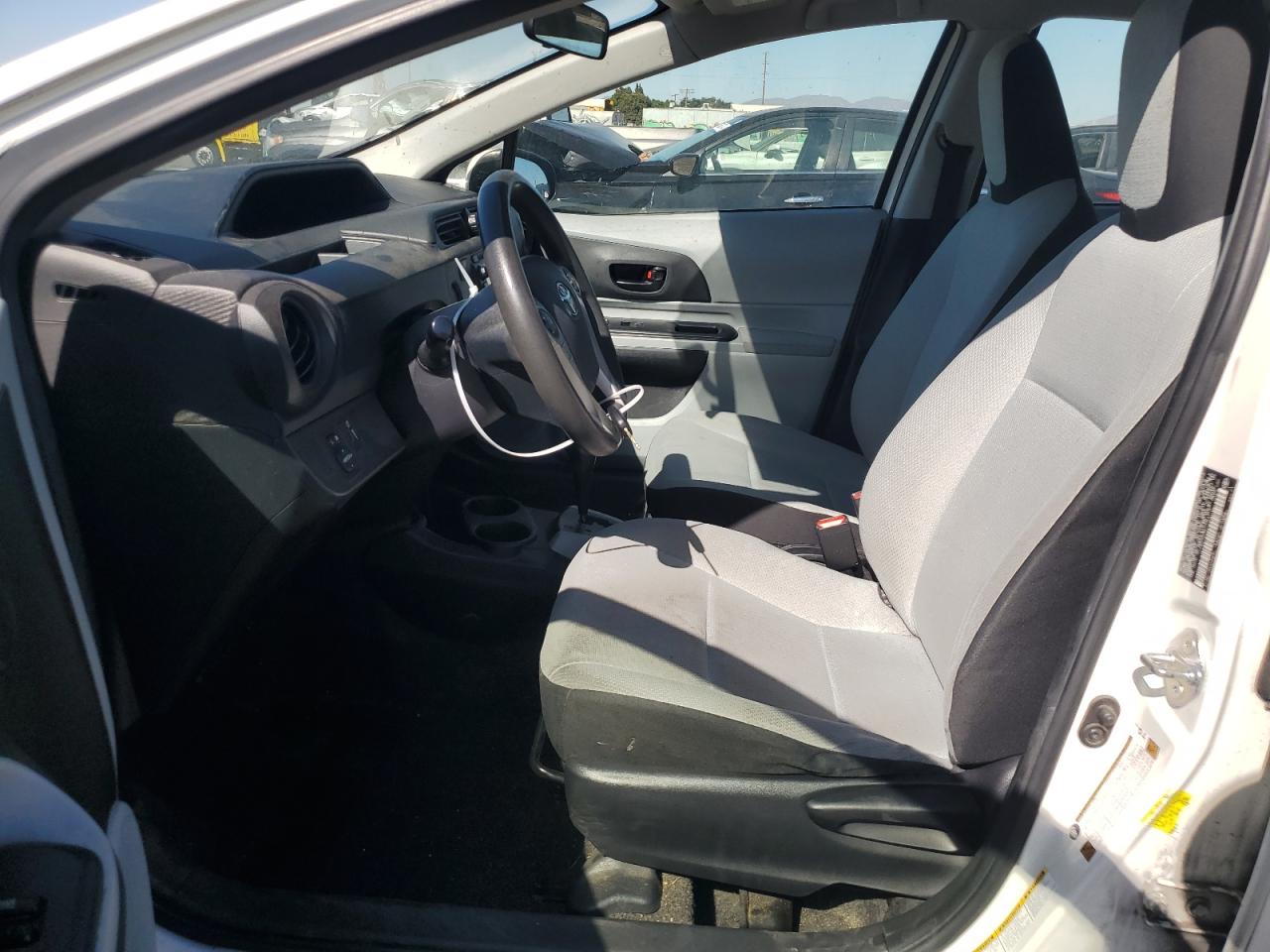 2013 Toyota Prius - Image 7
