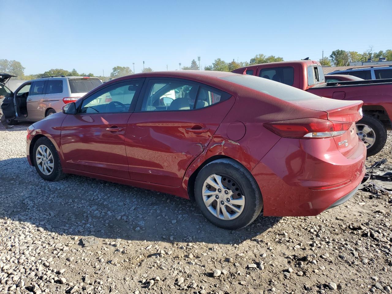 KMHD74LF5HU119571 2017 HYUNDAI ELANTRA - Image 2