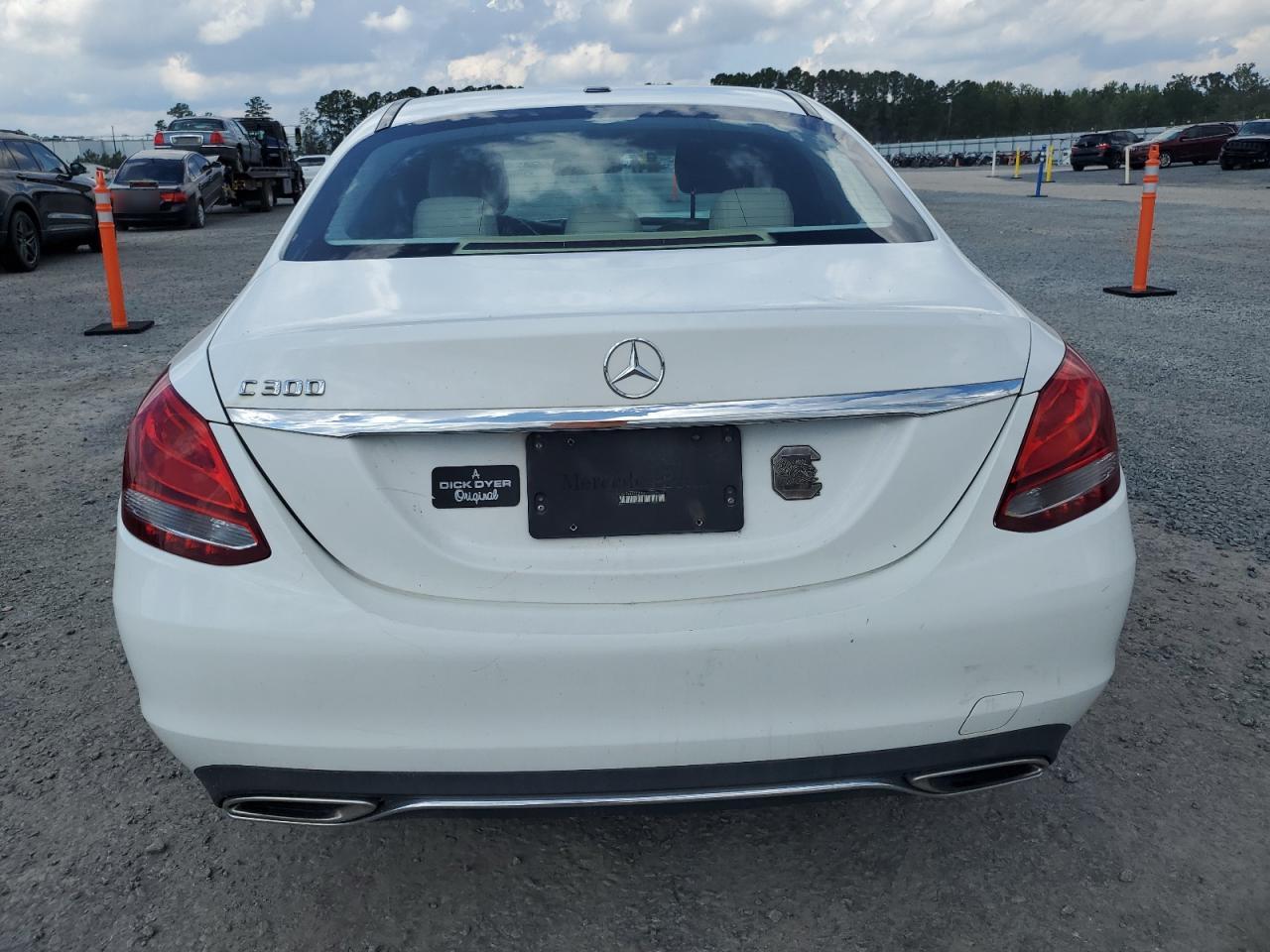 2016 Mercedes-Benz C 300 VIN: 55SWF4JBXGU100293 Lot: 72803304