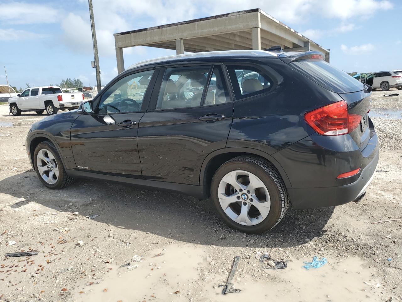 2015 BMW X1 - Image 2