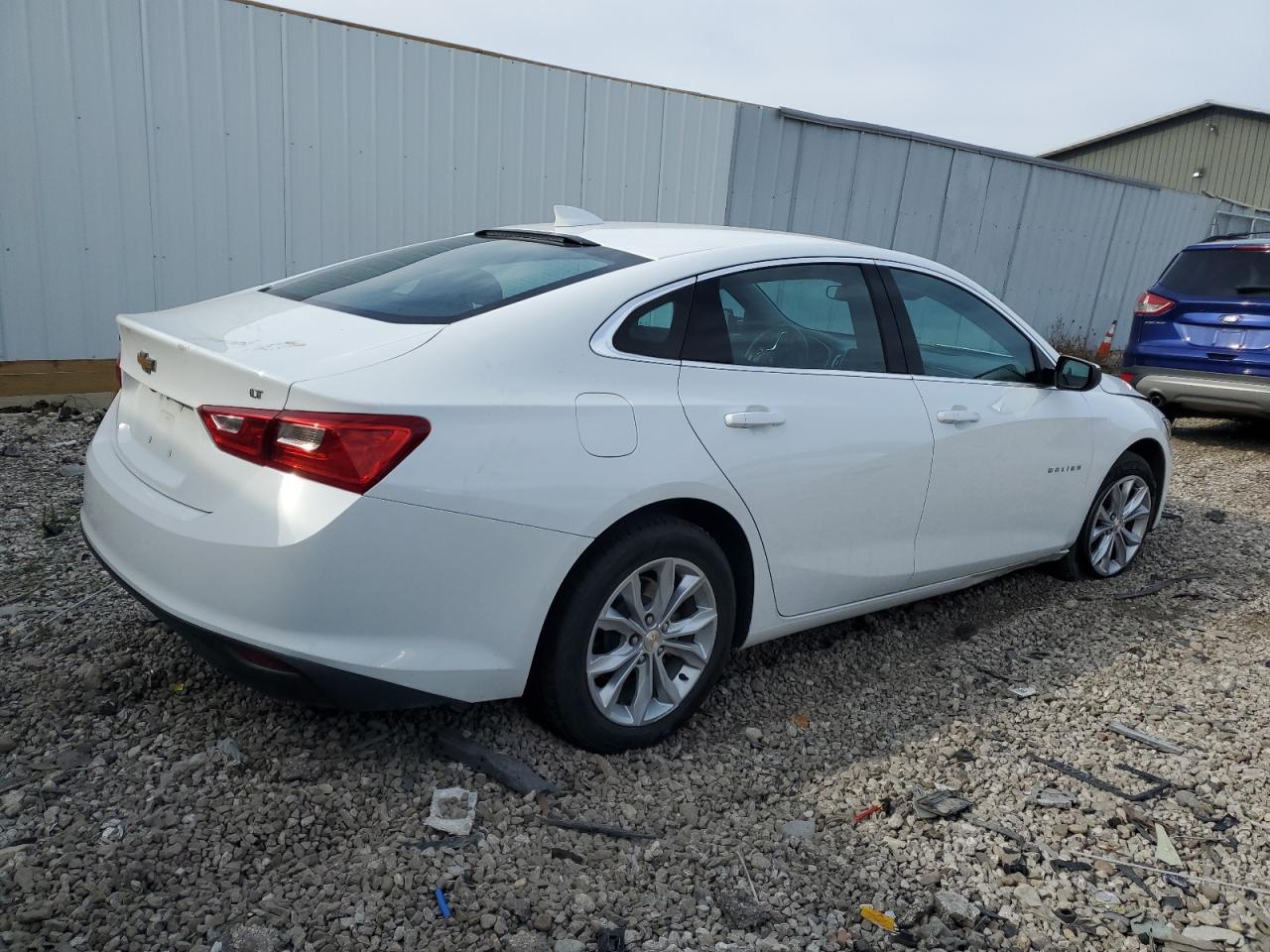 2023 Chevrolet Malibu - Image 3