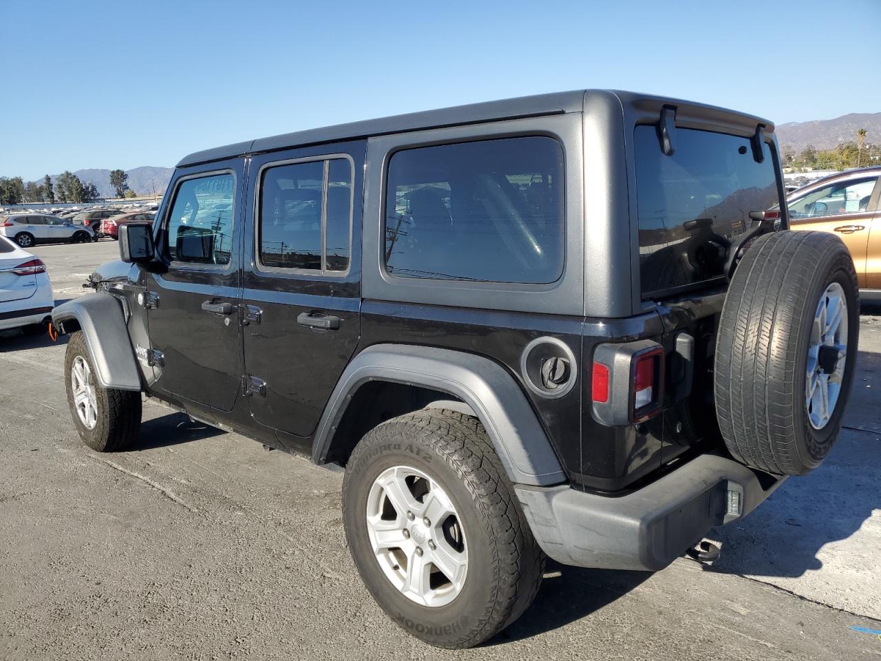 2018 Jeep Wrangler Unlimited Sport VIN: 1C4HJXDG5JW268623 Lot: 77191184