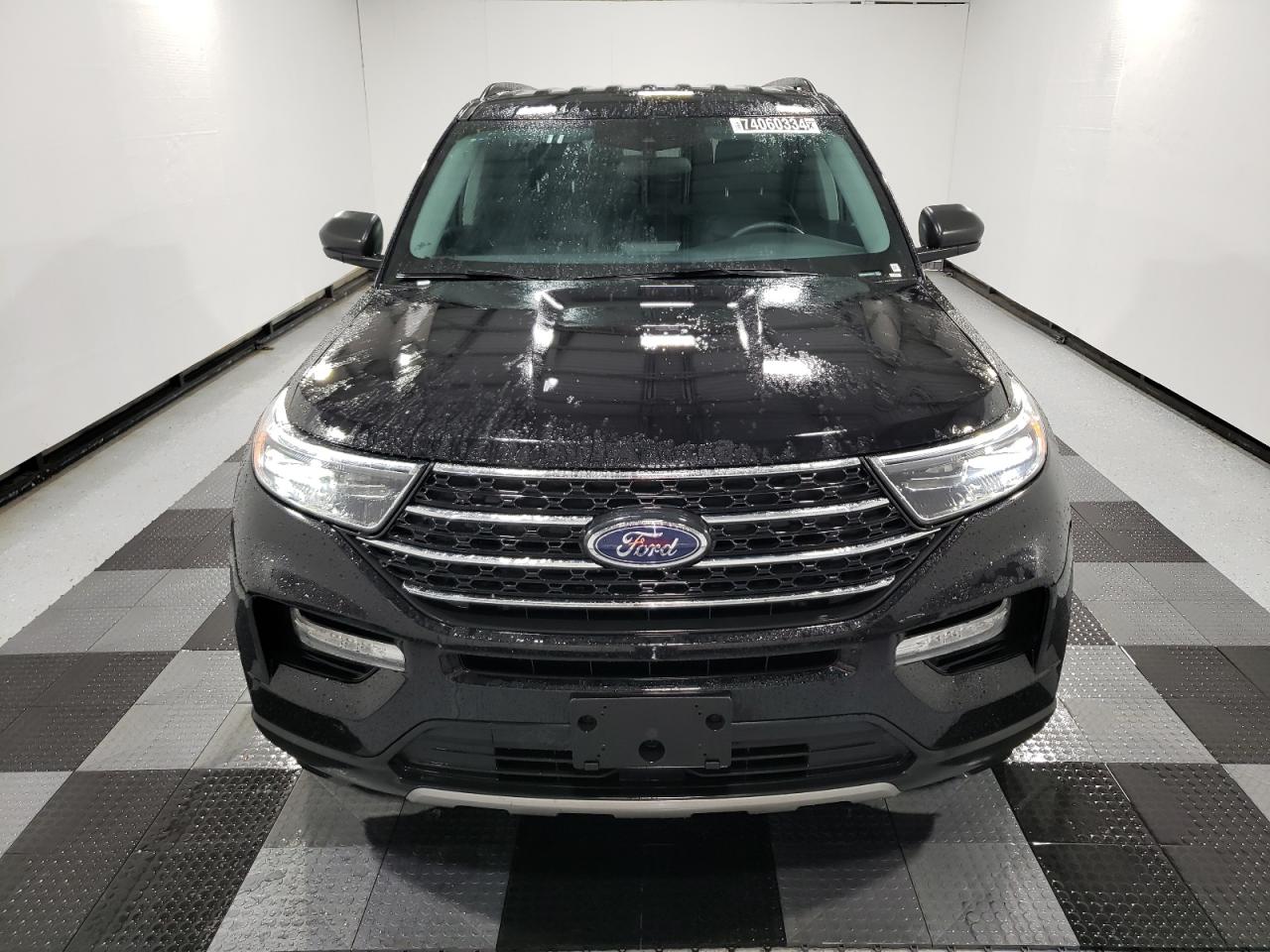 2023 Ford Explorer - Image 5