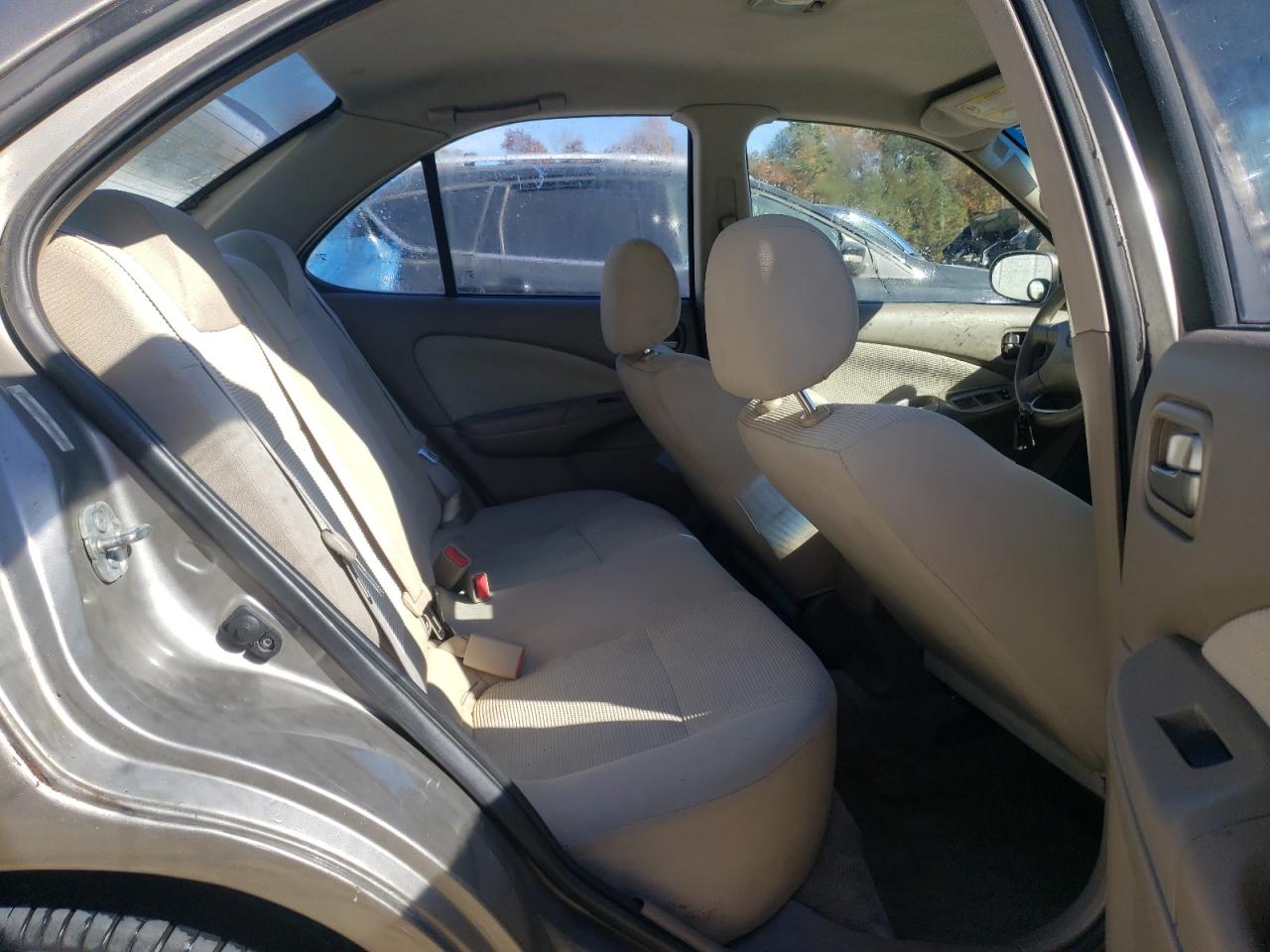2004 Nissan Sentra - Image 10