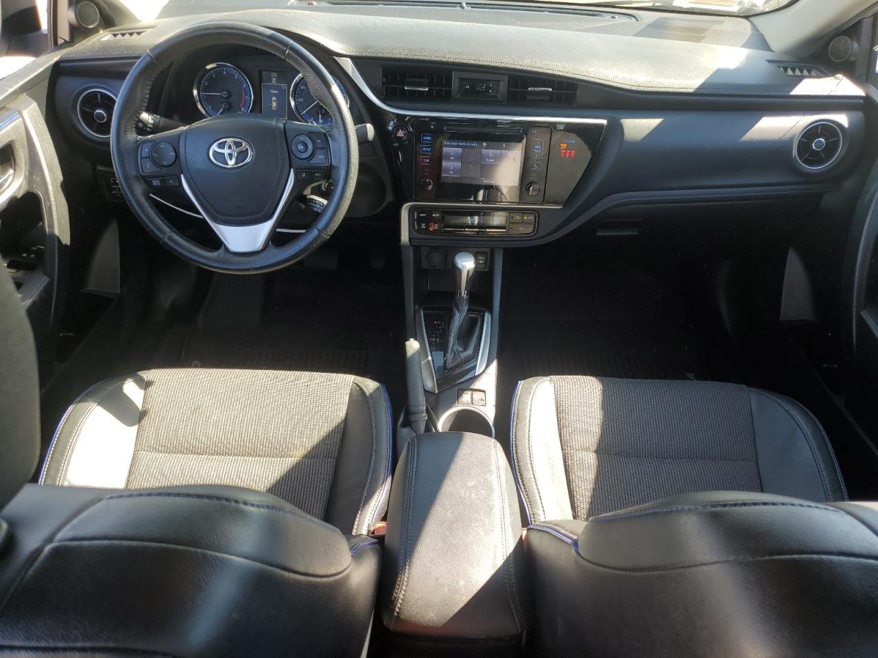 2018 Toyota Corolla L VIN: 2T1BURHEXJC063888 Lot: 76067434