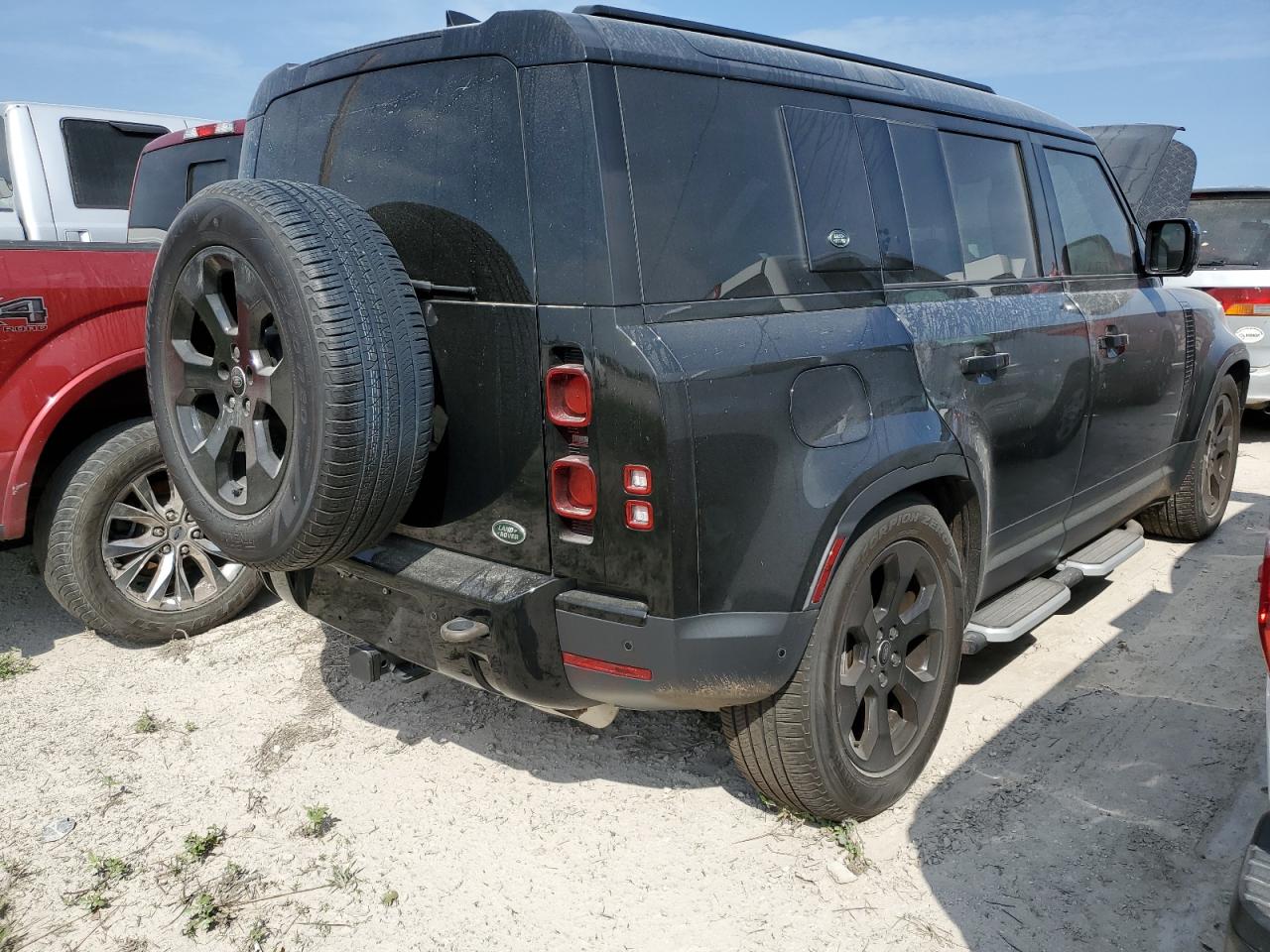 2023 Land Rover Defender - Image 3