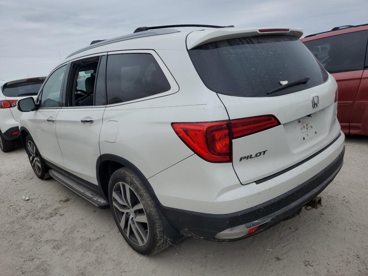 2016 Honda Pilot - Image 2