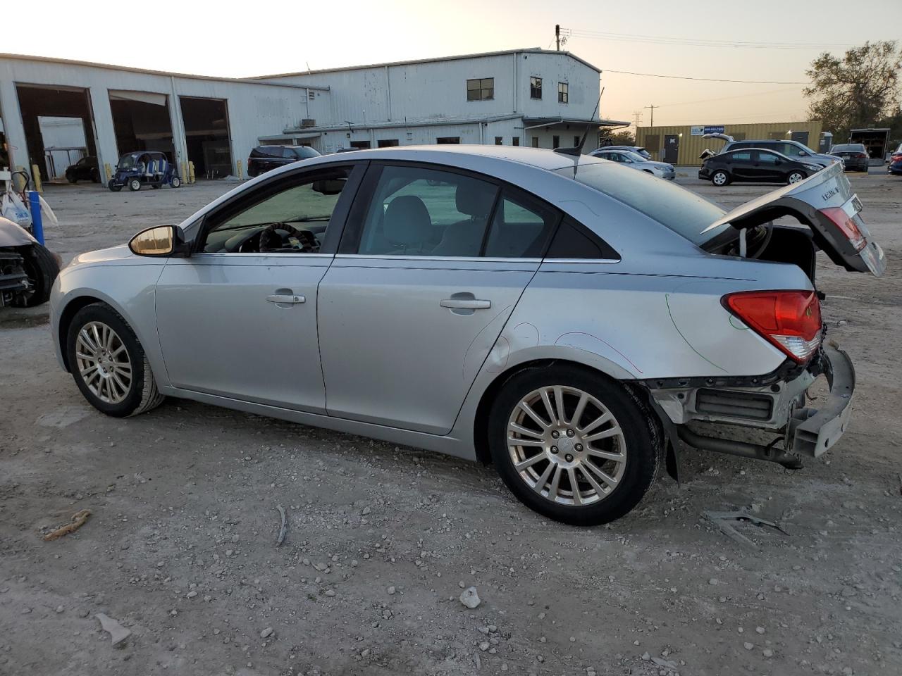 2013 Chevrolet Cruze - Image 2