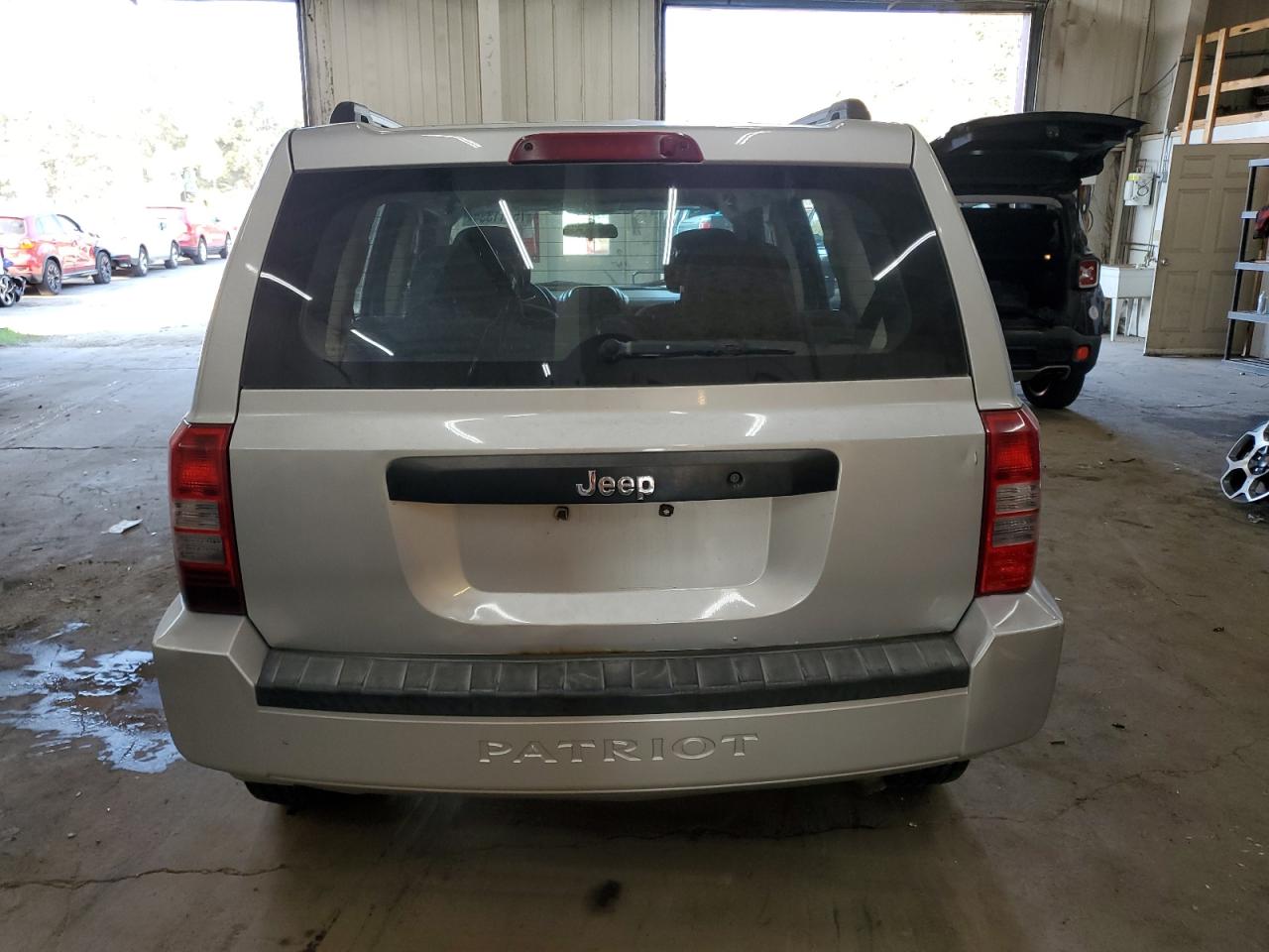 1J4NT2GA8AD653283 2010 Jeep Patriot Sport