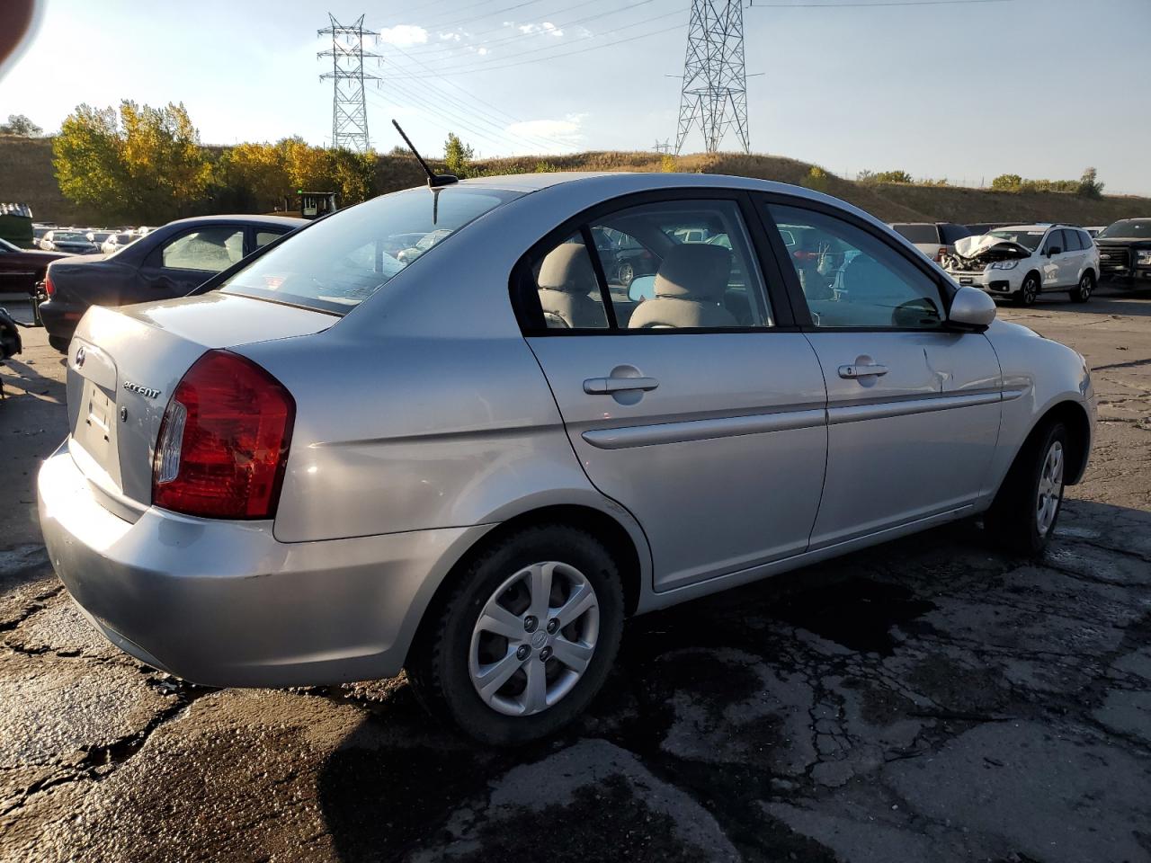 2011 Hyundai Accent - Image 3