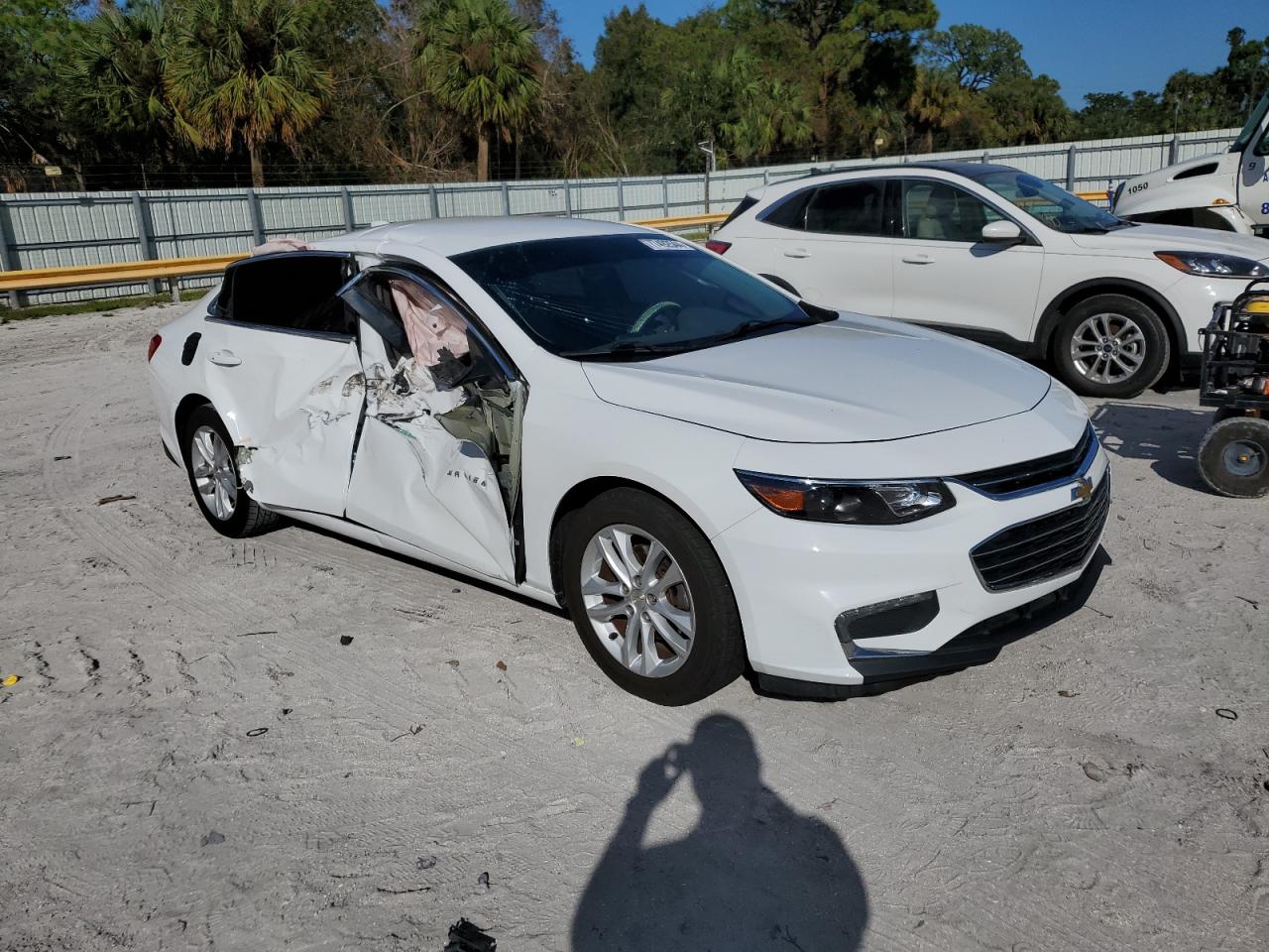 2018 Chevrolet Malibu - Image 4