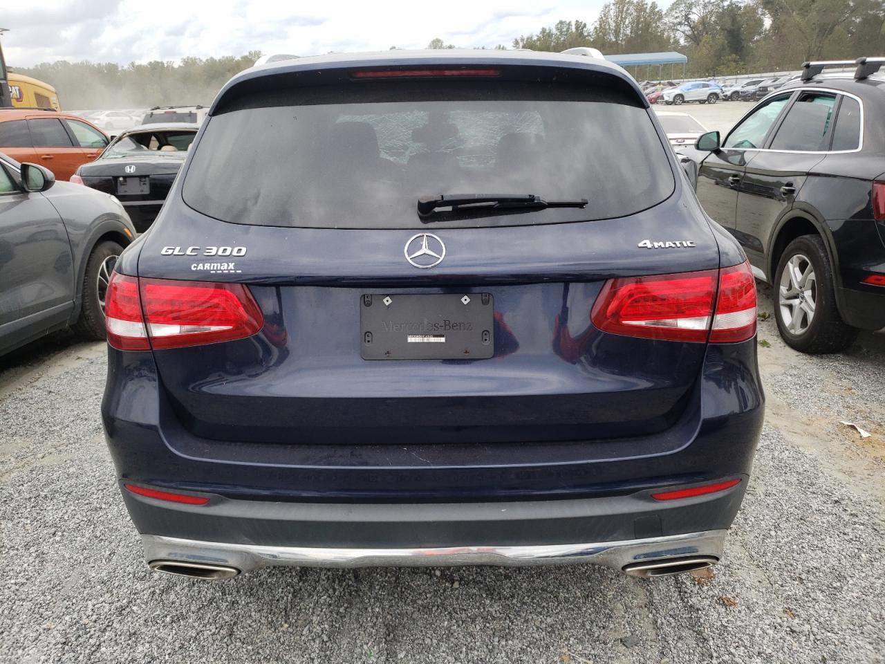 WDC0G4KB4HF160323 2017 Mercedes-Benz Glc 300 4Matic