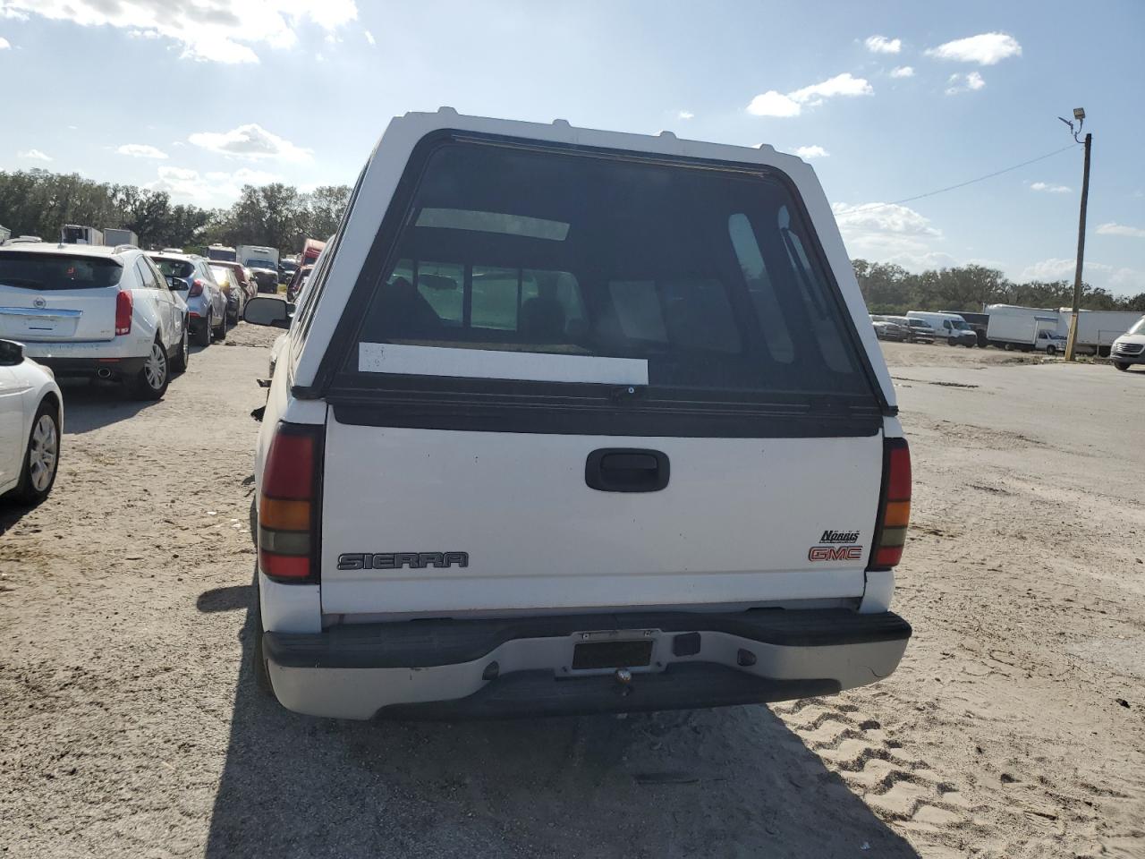 2005 GMC New Sierra C1500 VIN: 1GTEC14V65Z332388 Lot: 77437394