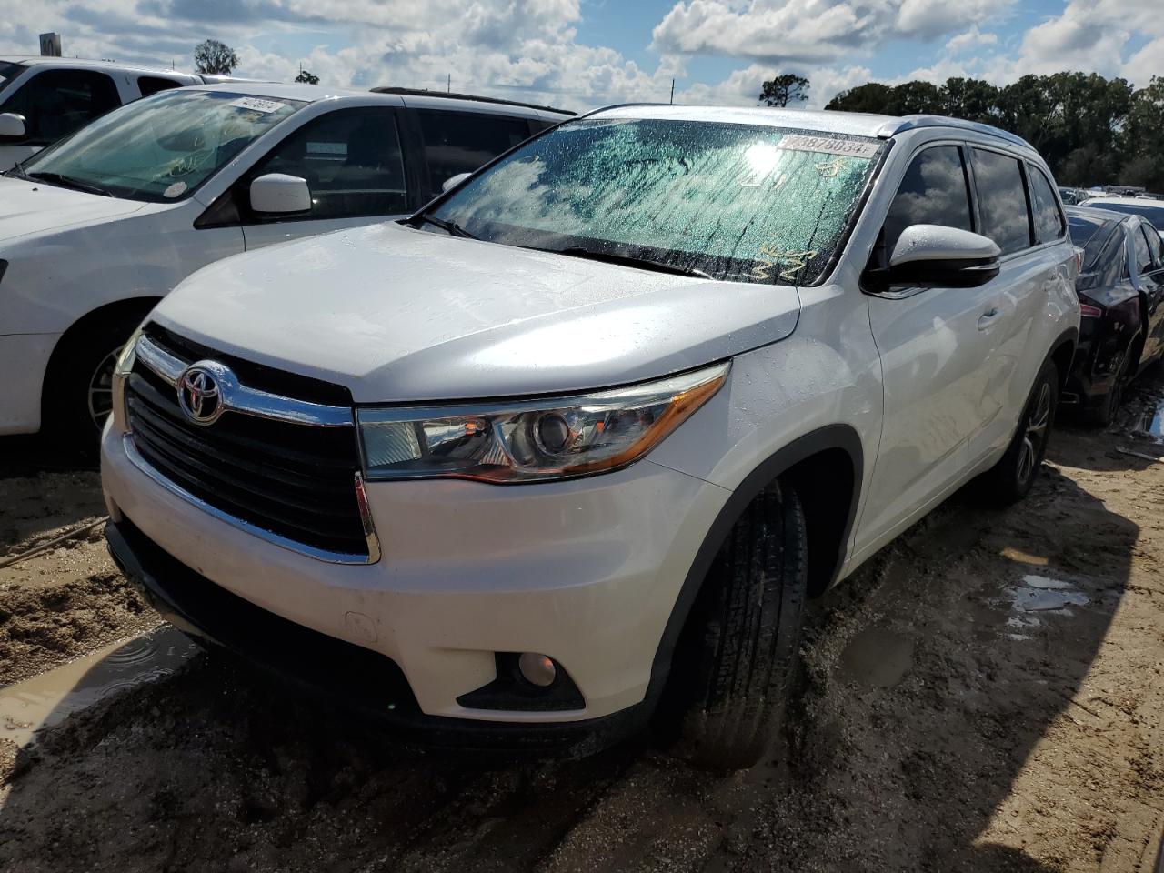 5TDKKRFH3GS165892 2016 Toyota Highlander Xle