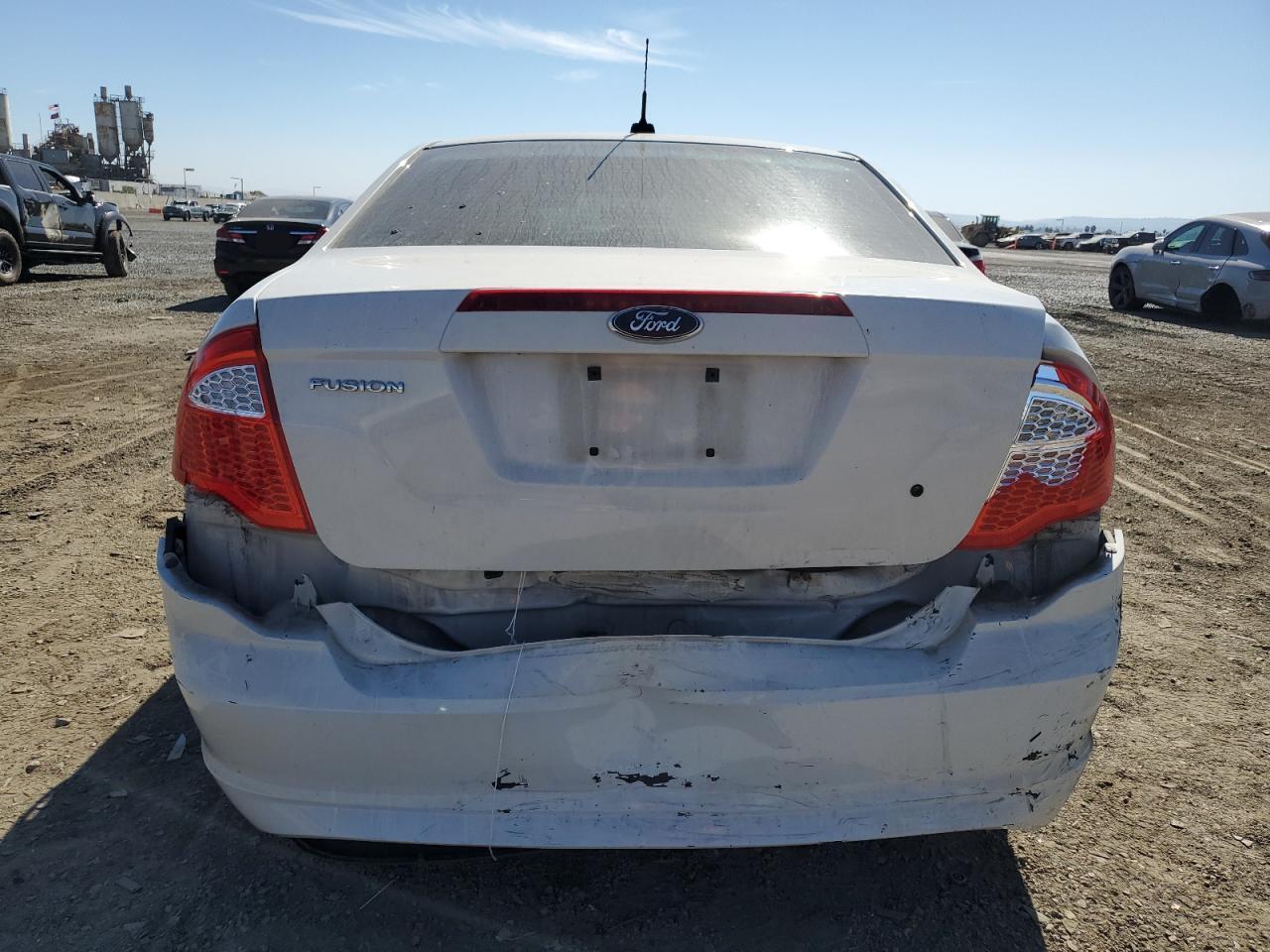 2011 Ford Fusion S VIN: 3FAHP0GA0BR298071 Lot: 77442754