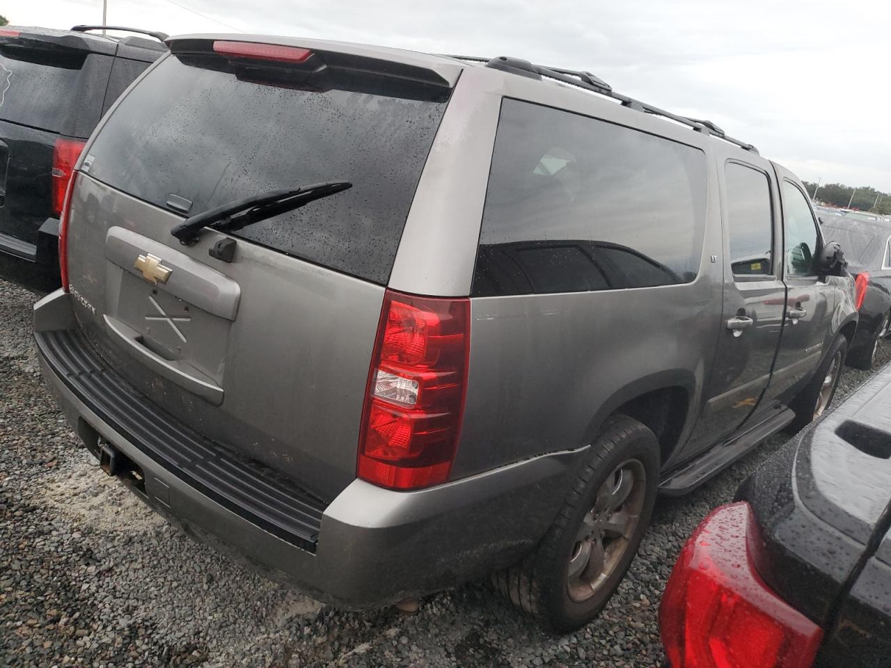 2007 Chevrolet Suburban - Image 3