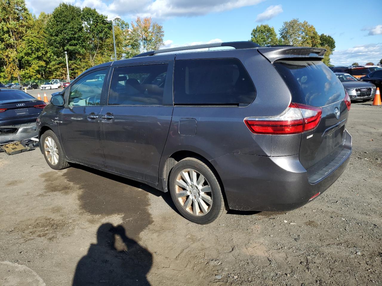 5TDDK3DC8GS134554 2016 TOYOTA SIENNA - Image 2