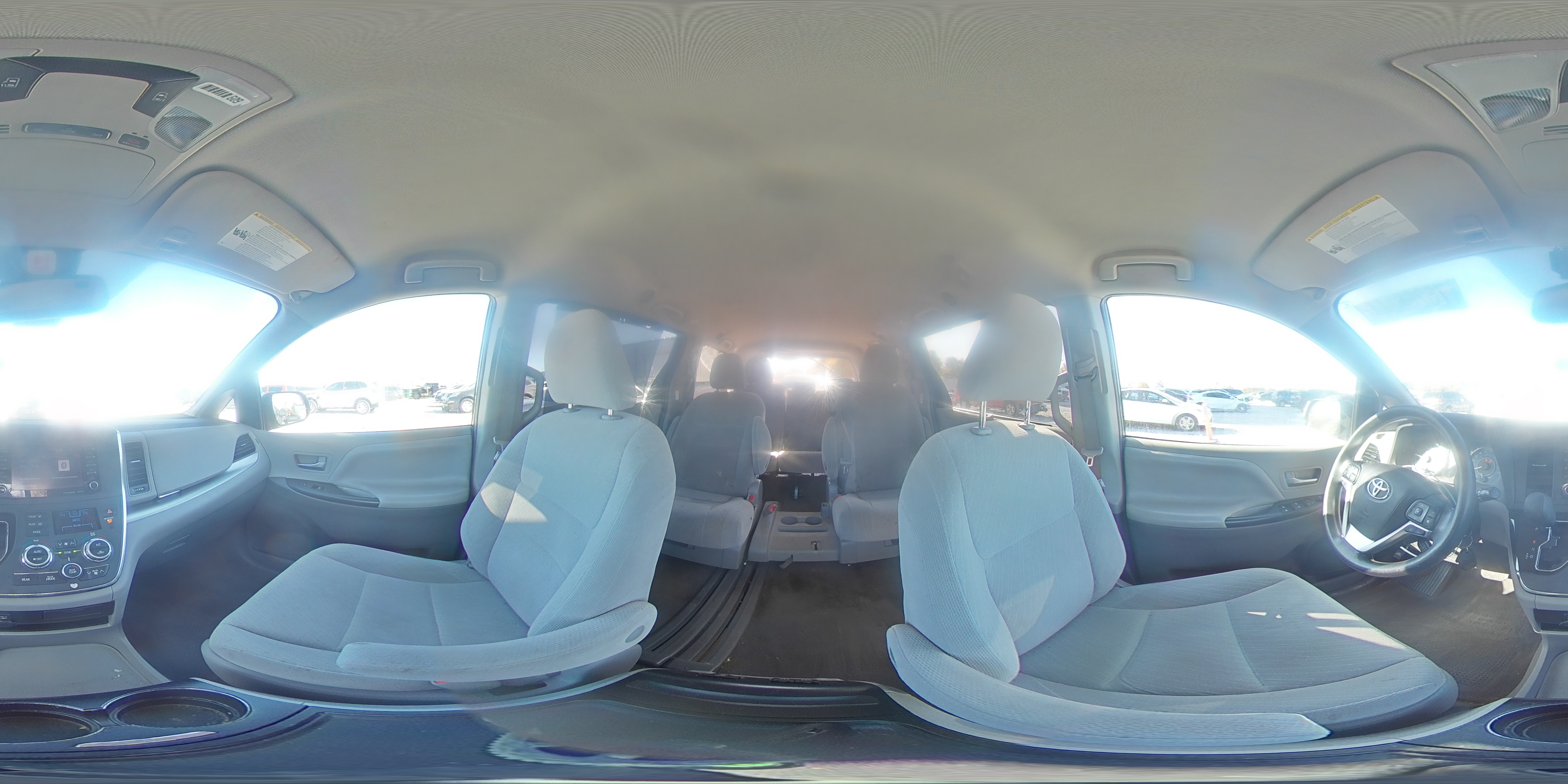 2018 Toyota Sienna - Image 15