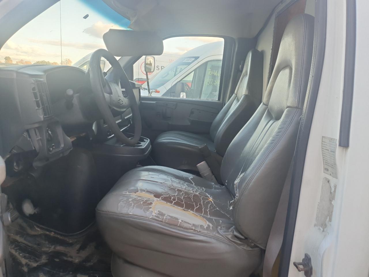 2003 Chevrolet Express - Image 7