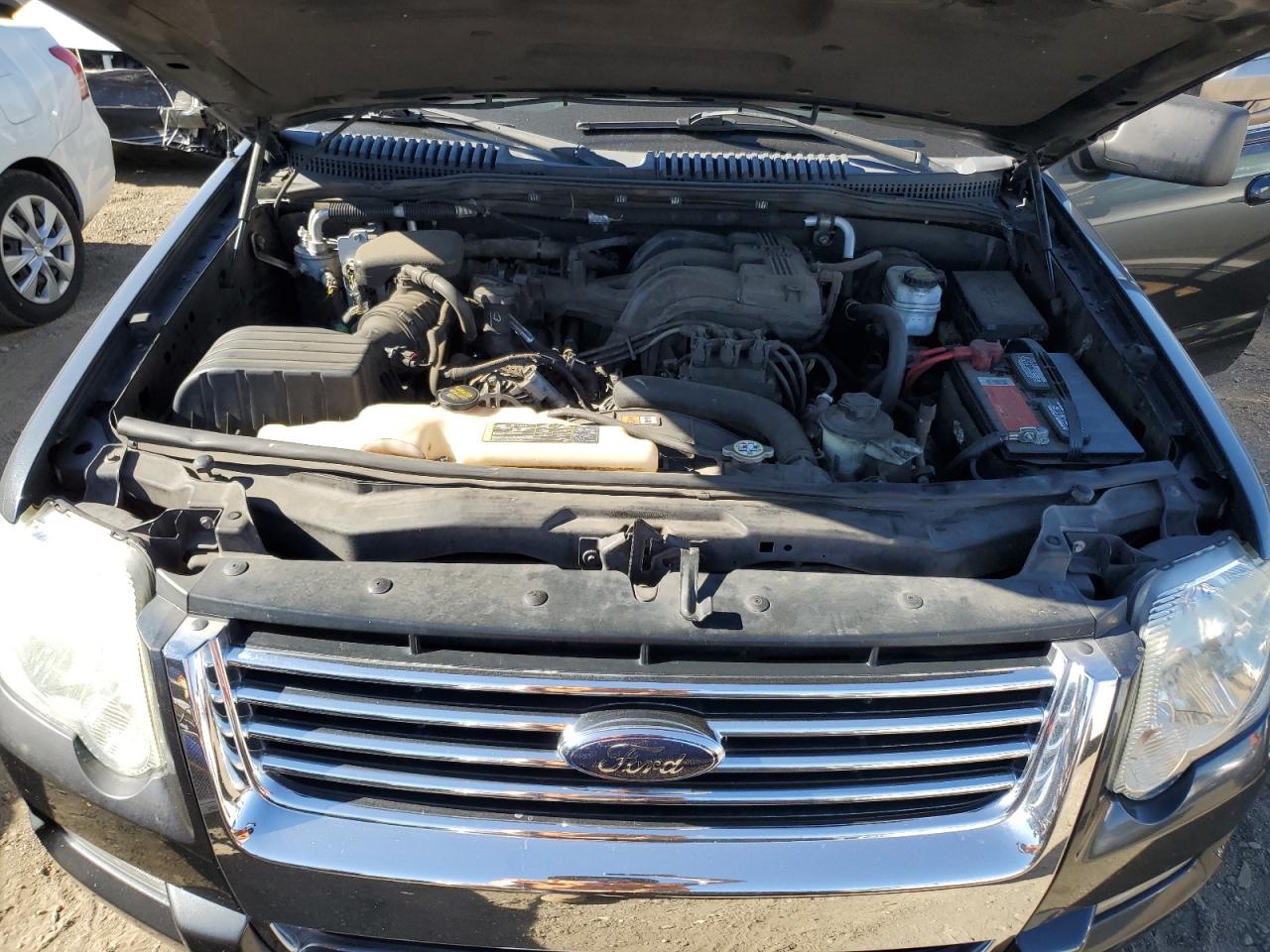 2010 Ford Explorer - Image 12