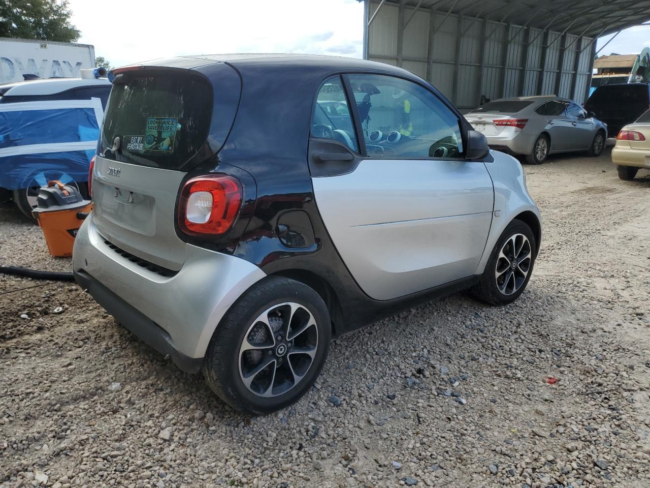 2016 Smart Fortwo - Image 3