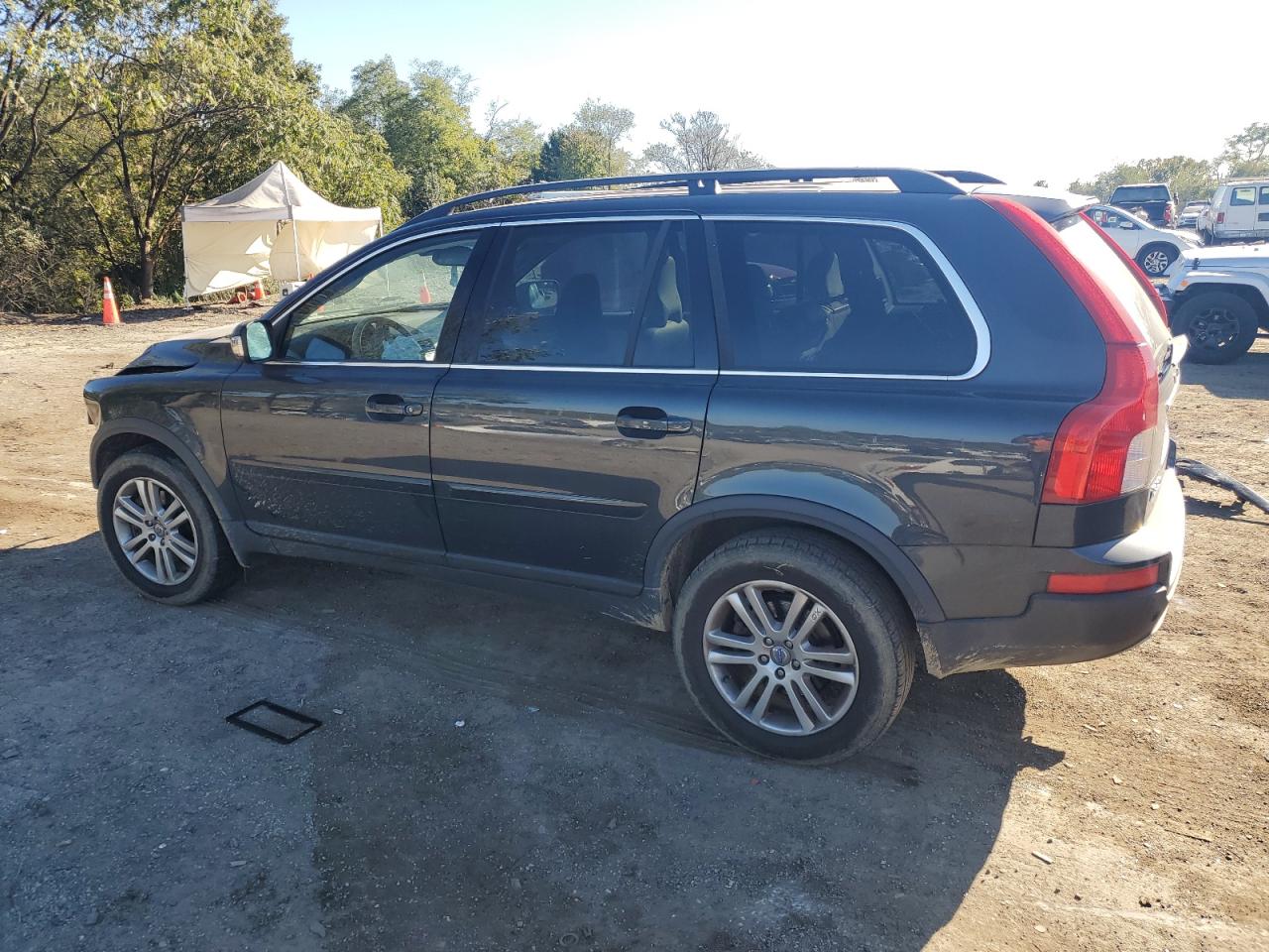 2010 Volvo XC90 - Image 2