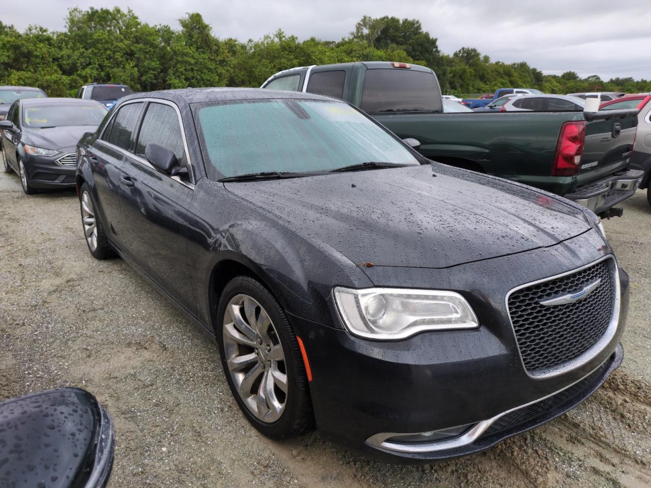 2017 Chrysler 300 - Image 4