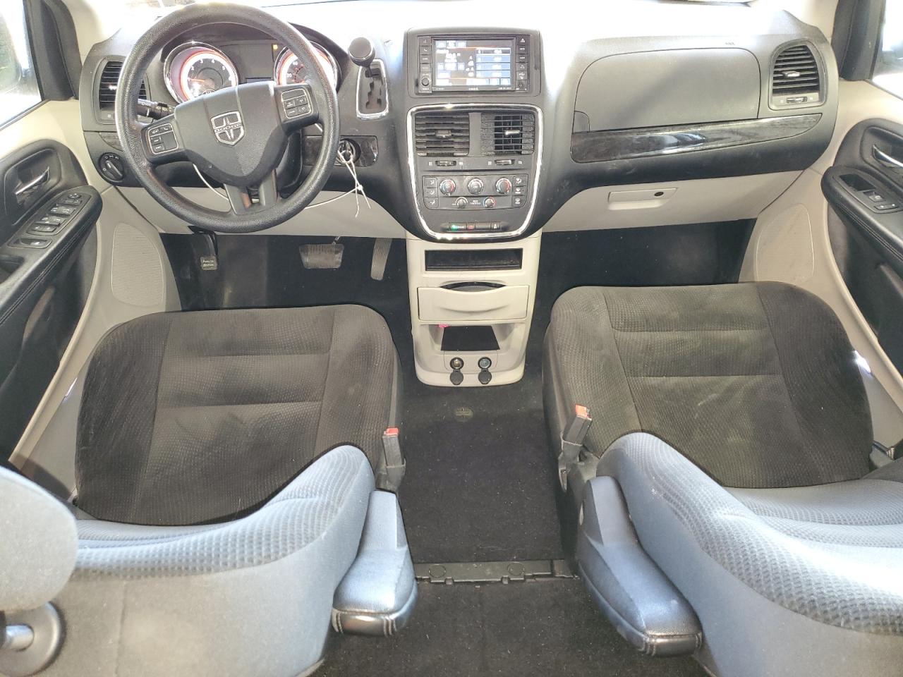 2018 Dodge Caravan - Image 8