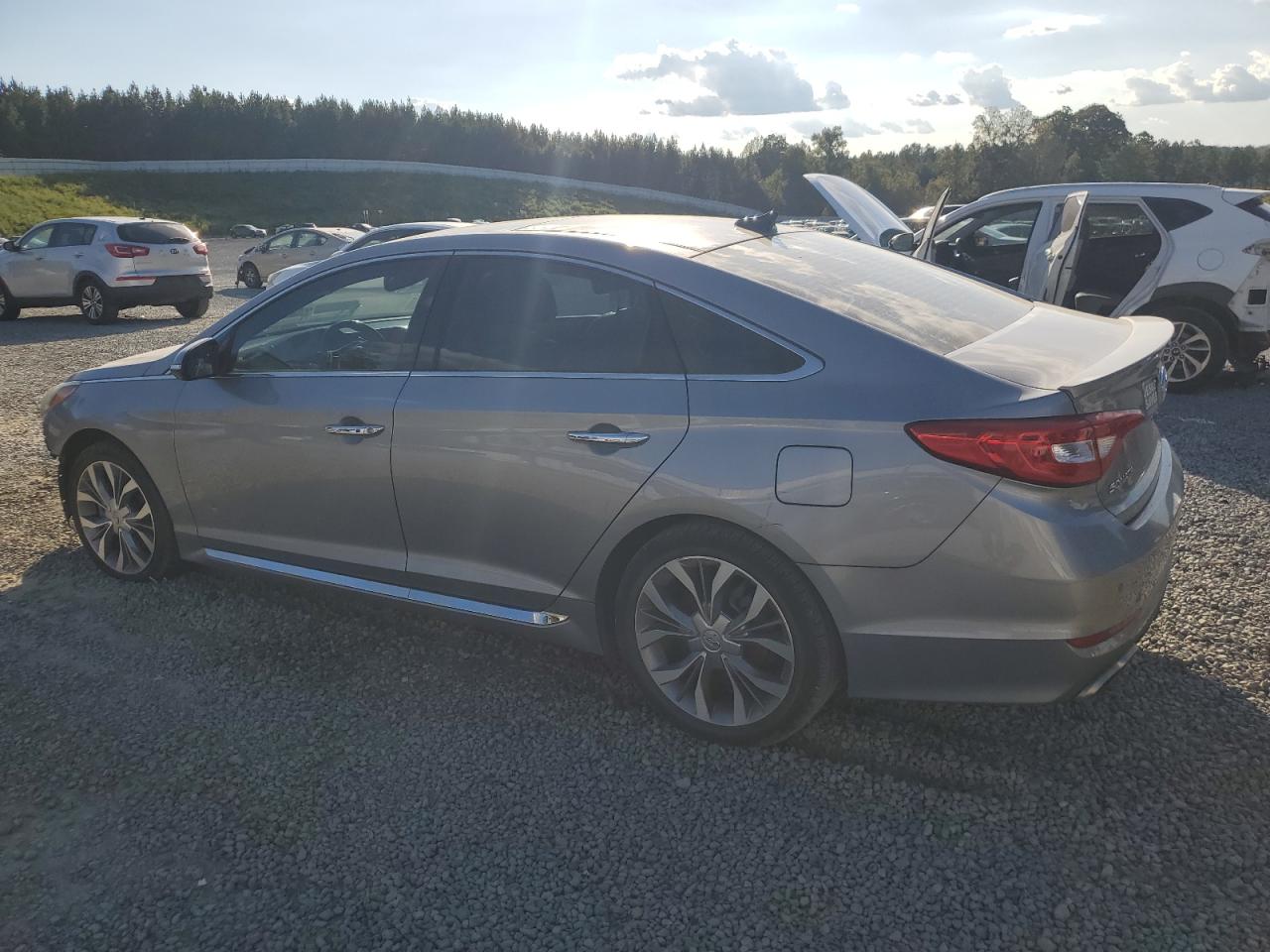 2016 Hyundai Sonata - Image 2