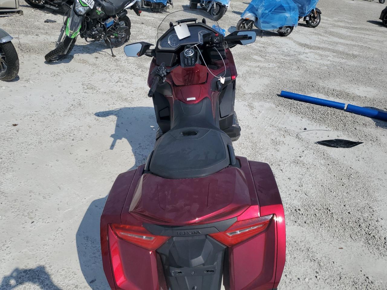 2018 Honda Gl1800 B VIN: JH2SC794XJK000132 Lot: 74959174