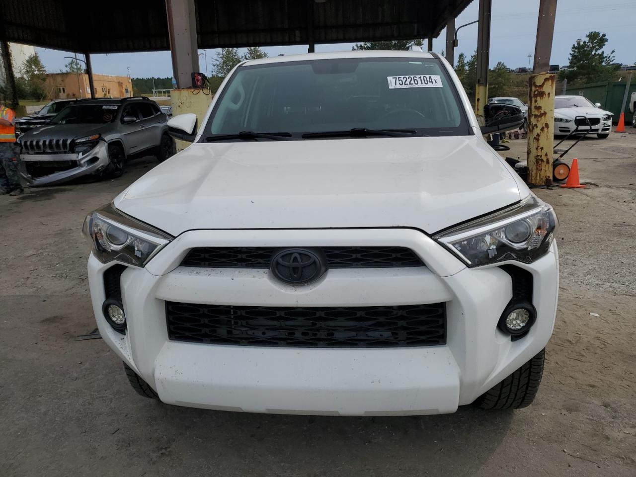 VIN JTEZU5JR6J5190361 2018 TOYOTA 4RUNNER no.5