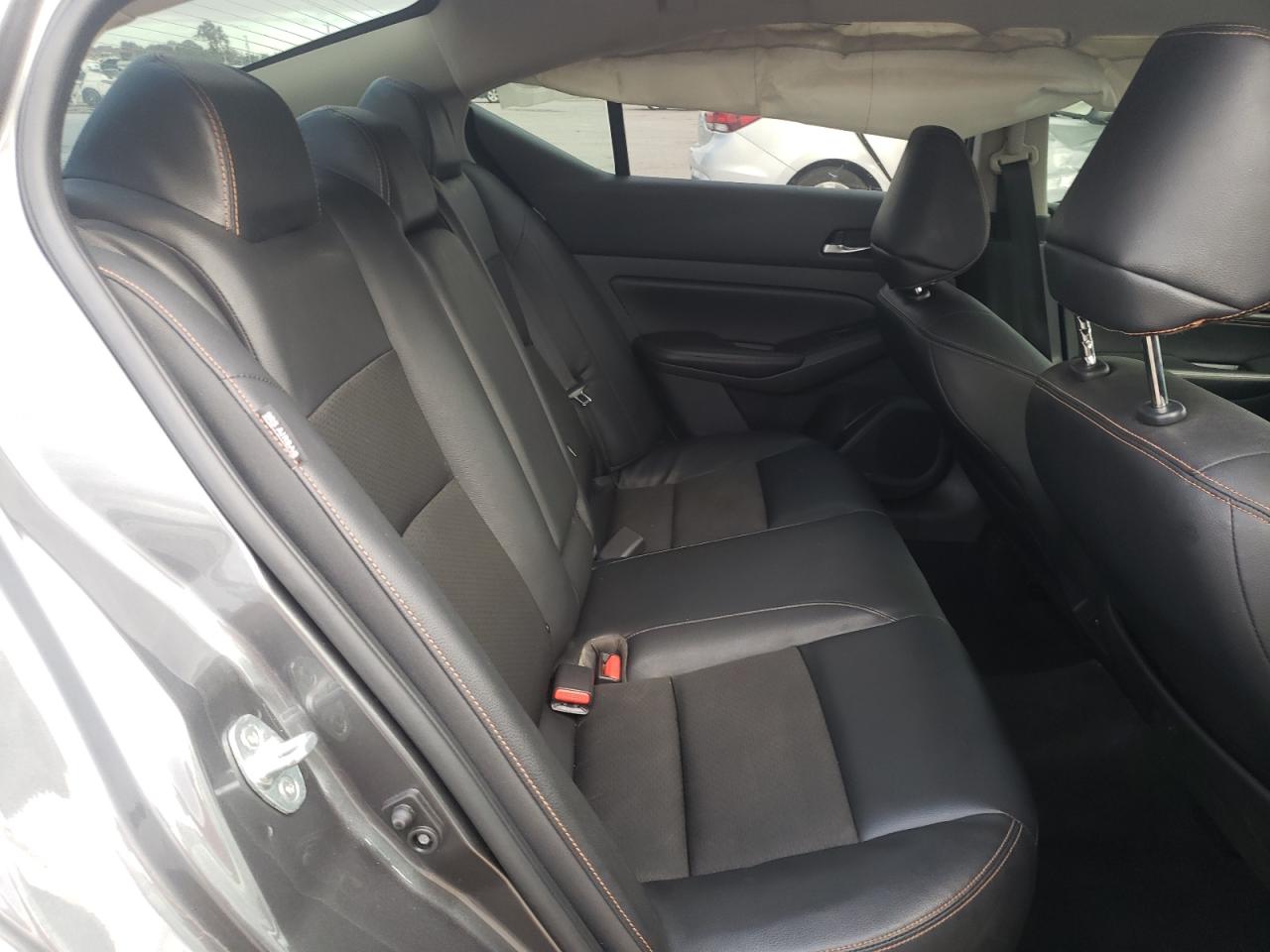 2021 Nissan Altima - Image 11