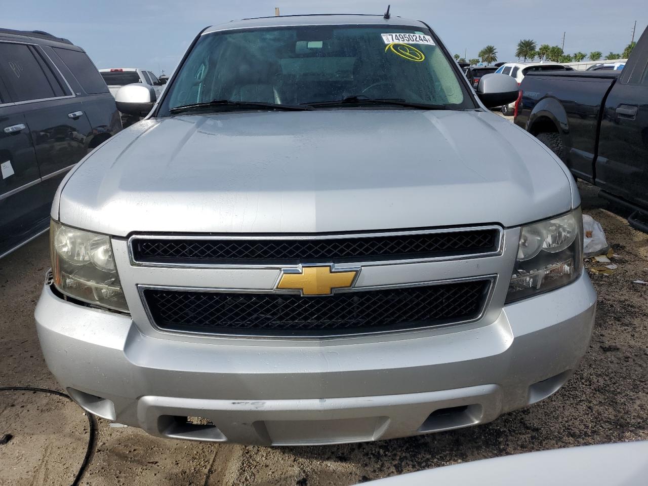 2013 Chevrolet Suburban - Image 5