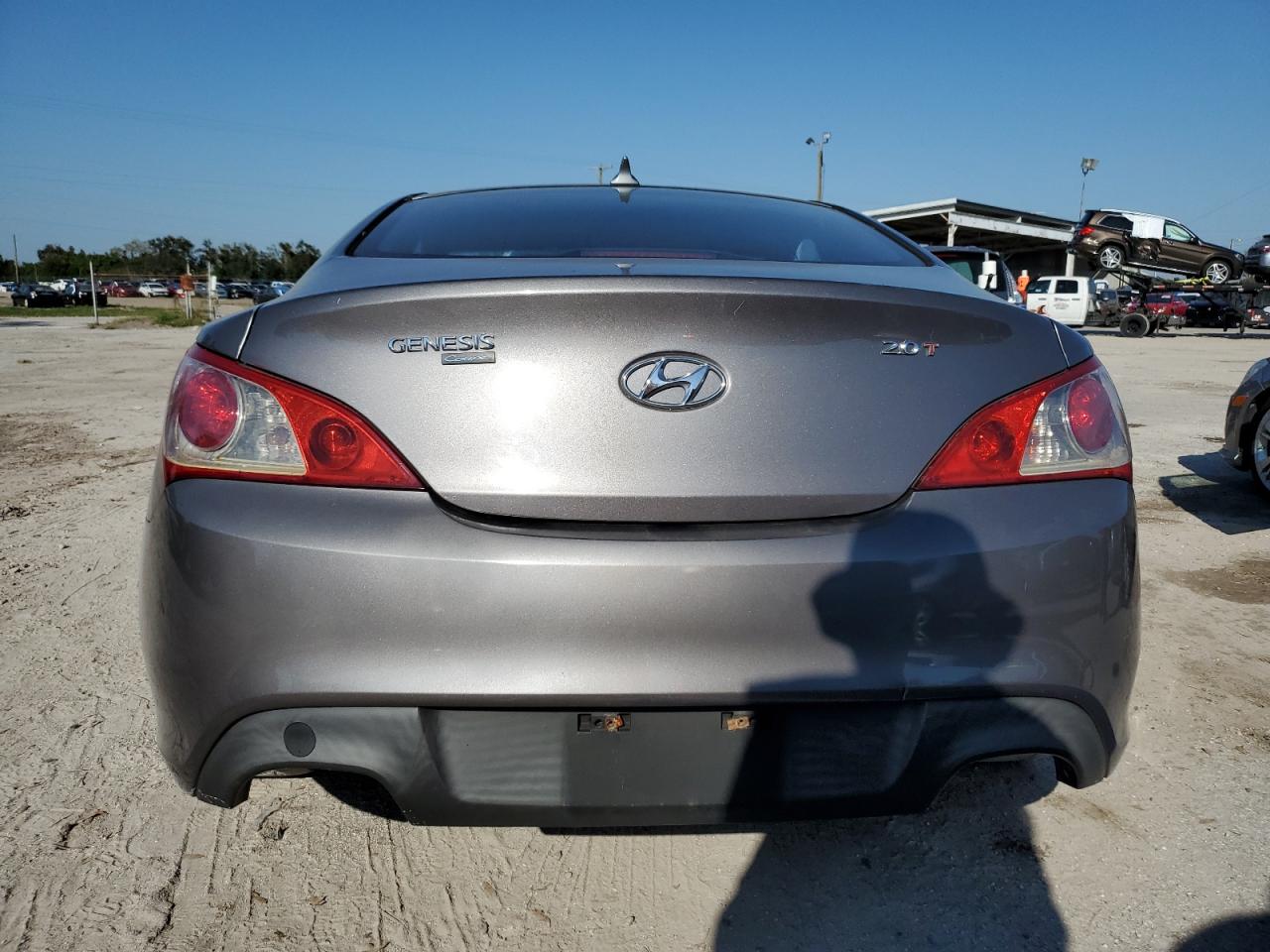 2010 Hyundai Genesis Coupe 2.0T VIN: KMHHT6KD1AU014198 Lot: 76202934