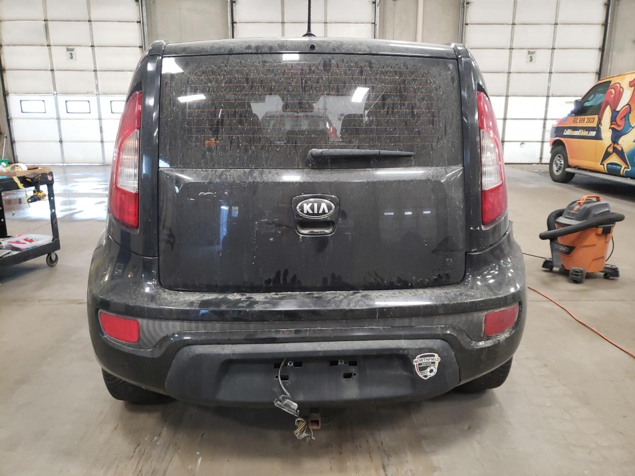 KNDJT2A57D7607768 2013 Kia Soul