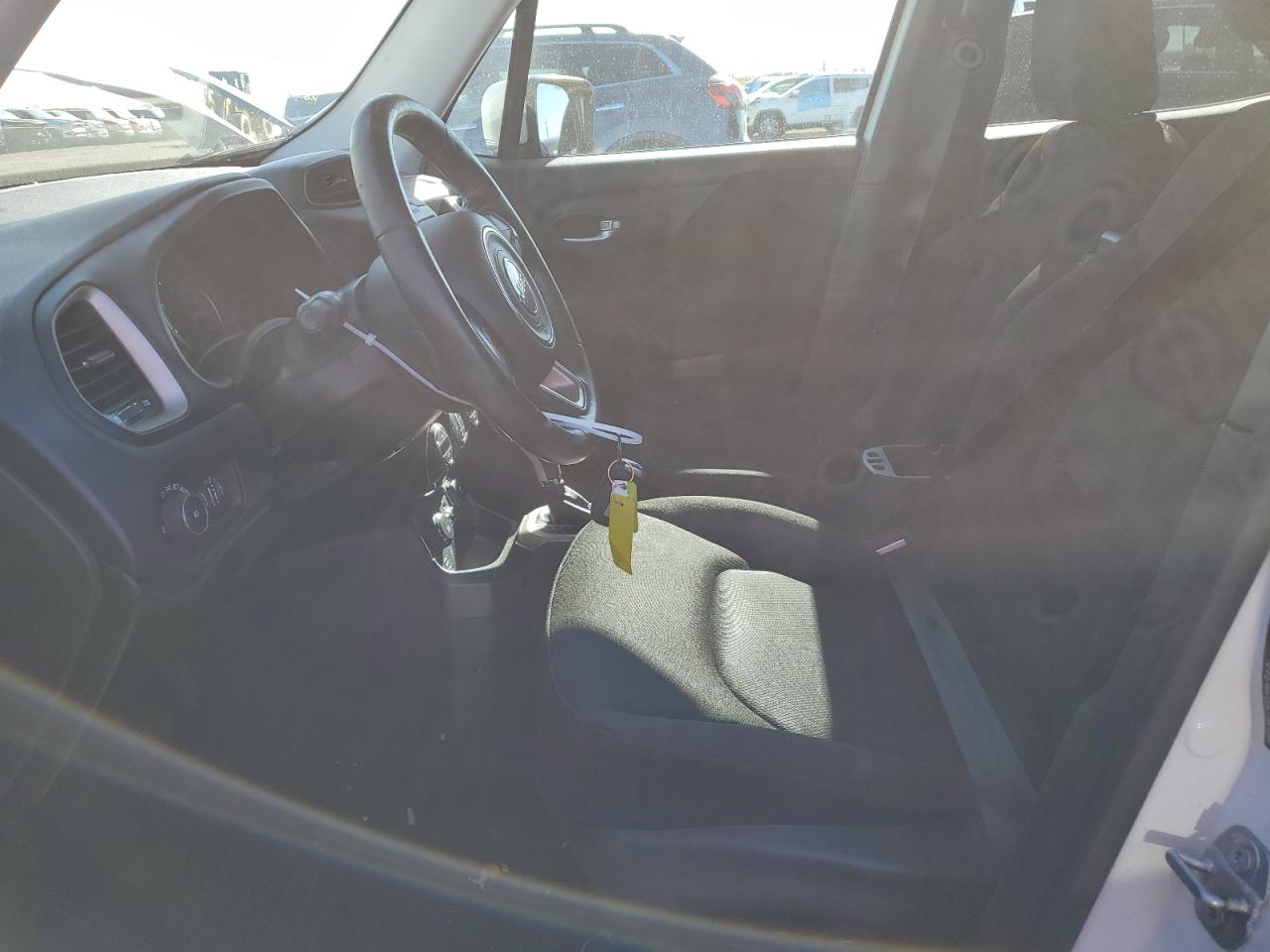 2017 Jeep Renegade - Image 7
