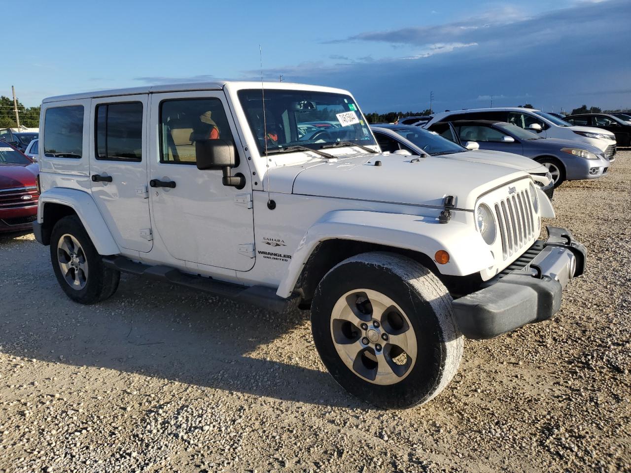 1C4BJWEG8HL724172 2017 Jeep Wrangler Unlimited Sahara