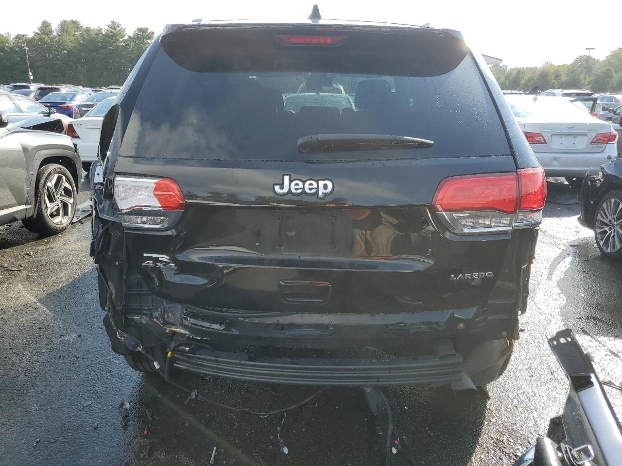 1C4RJFAG5KC739501 2019 Jeep Grand Cherokee Laredo