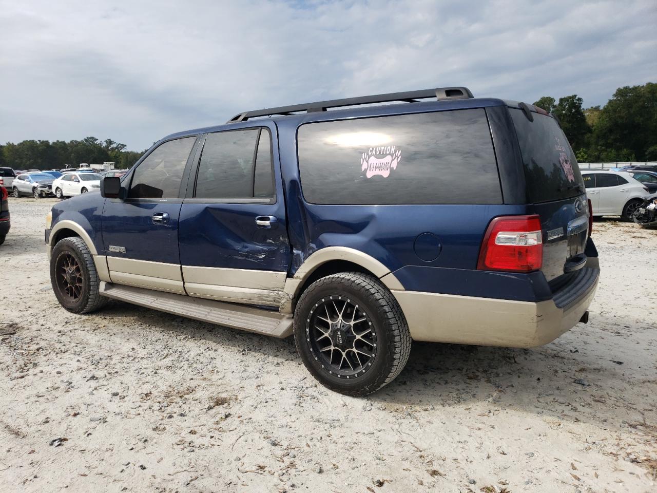 2008 Ford Expedition - Image 2