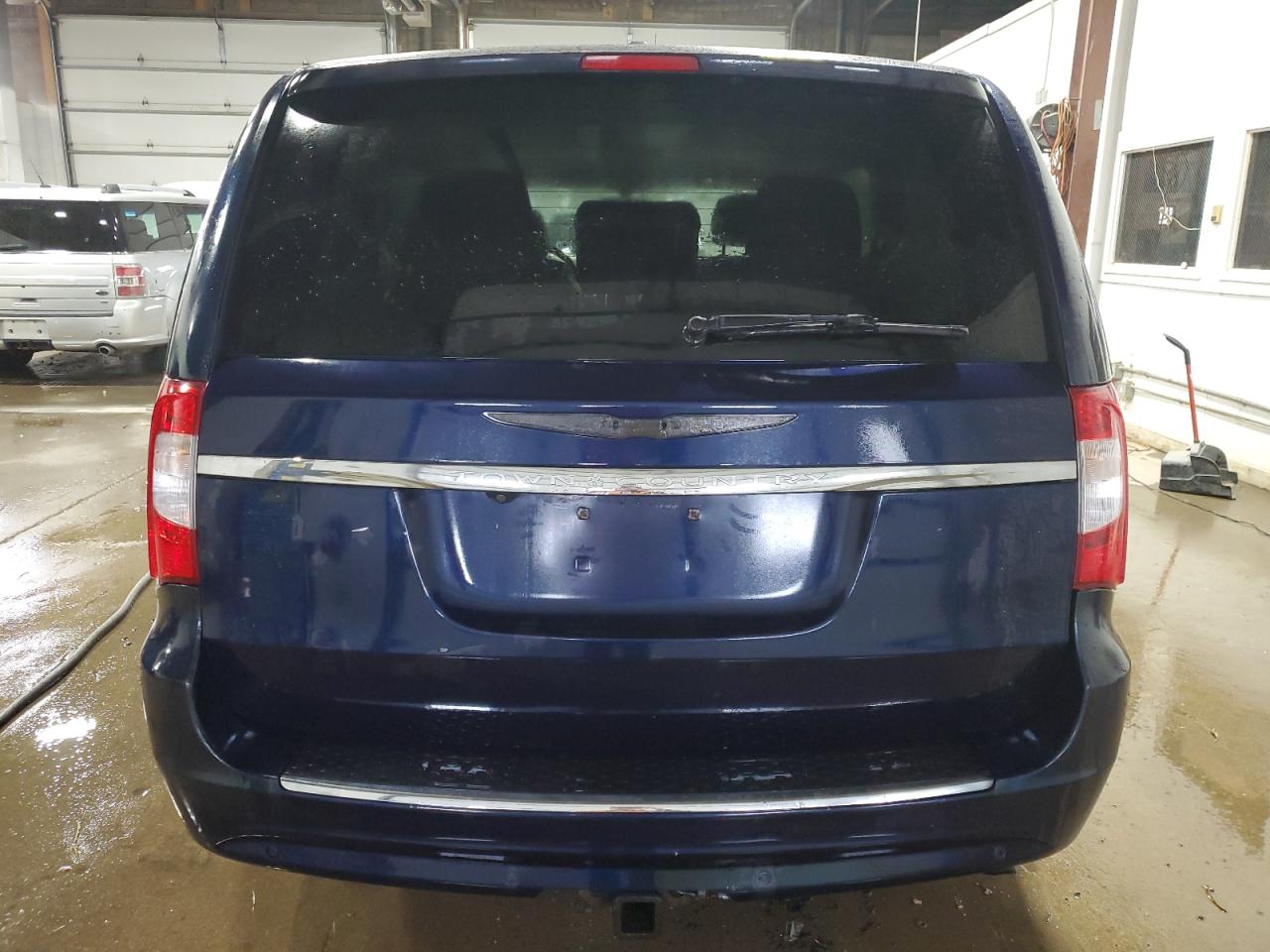 2013 Chrysler Town & Country Touring L VIN: 2C4RC1CGXDR569575 Lot: 76148304